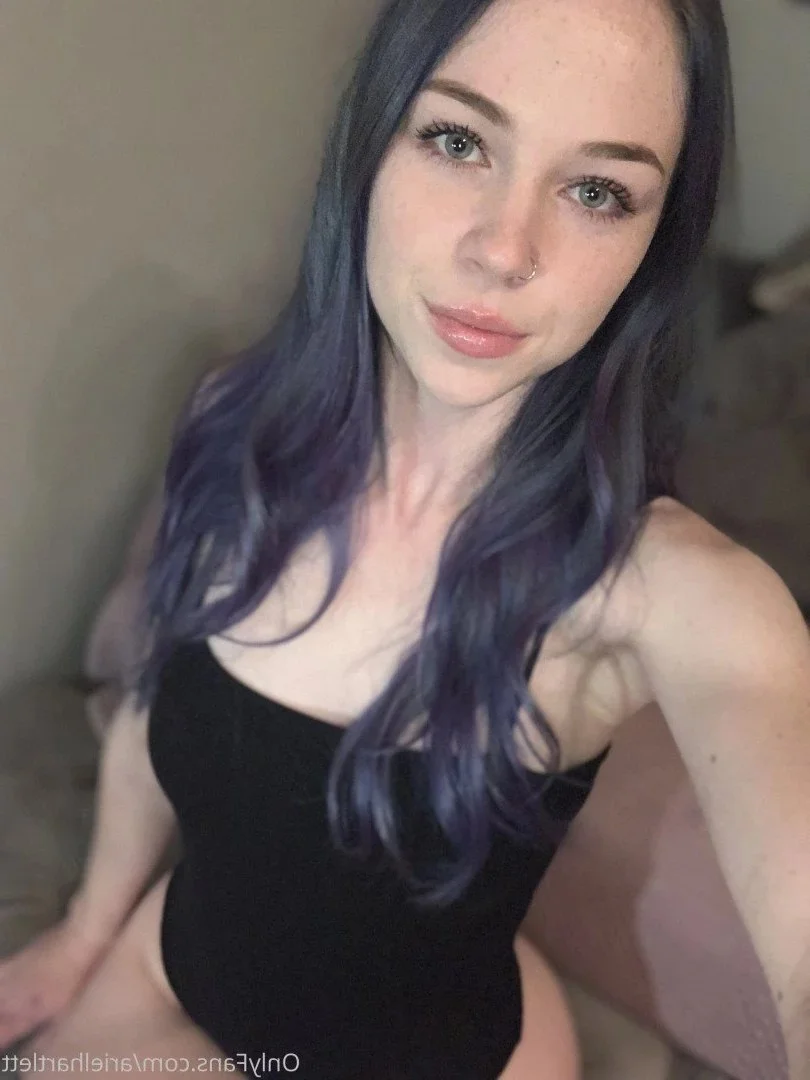 Ariel nude Photo /  Porn - Photo #2