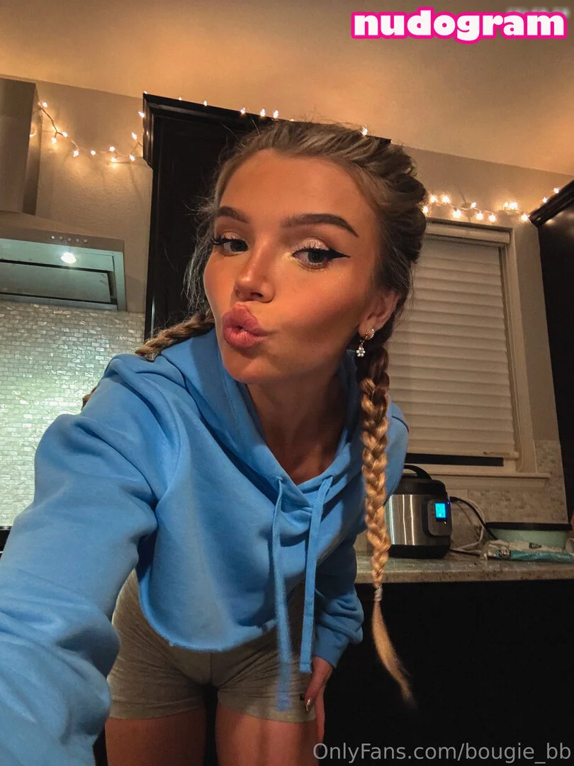 B nude Photo /  Porn - Photo #21