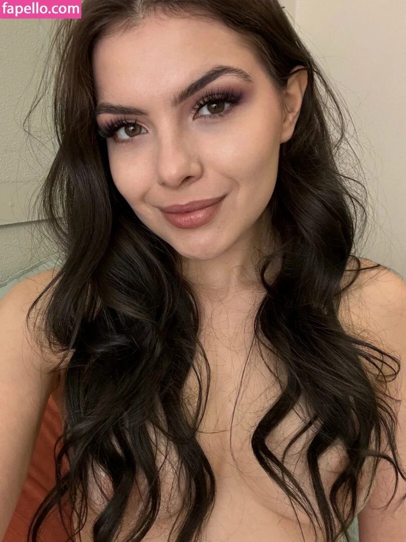 Calista Vixen 🇫🇷 / 🇬🇧 nude Photo /  Porn - Photo #17