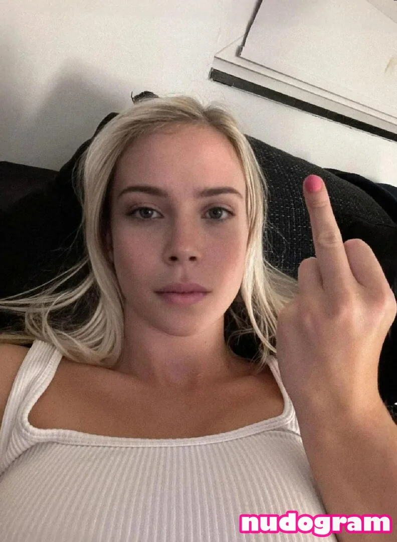 Emmy nude Photo /  Porn - Photo #6