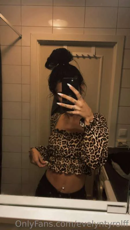 Evelyn nude Photo /  Porn - Photo #23