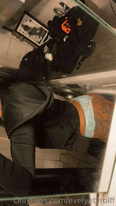 Evelyn nude Photo /  Porn - Photo #24