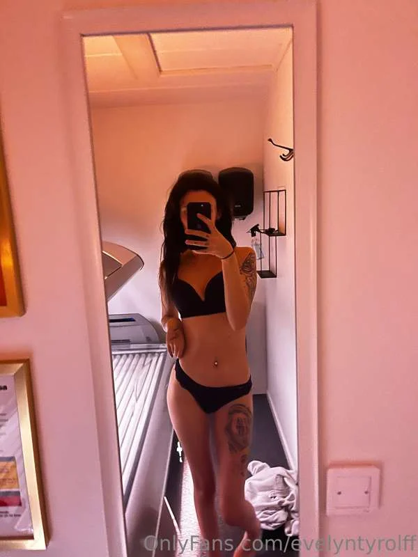 Evelyn nude Photo /  Porn - Photo #22