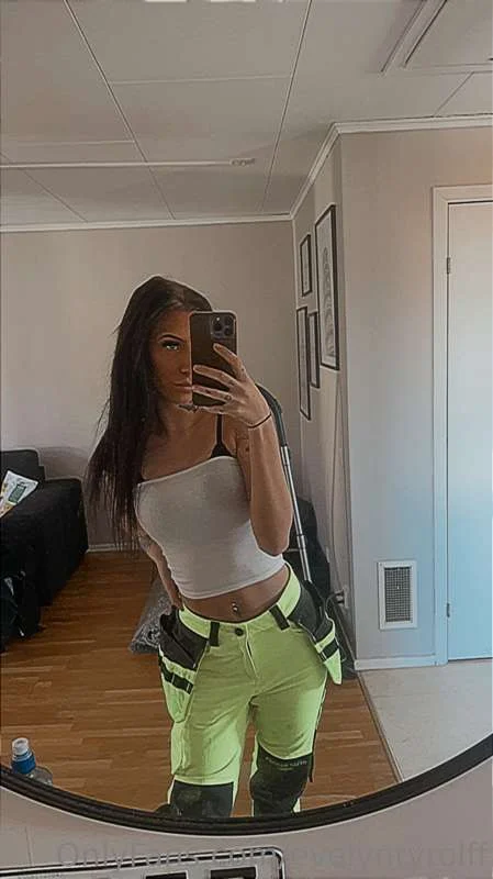 Evelyn nude Photo /  Porn - Photo #11