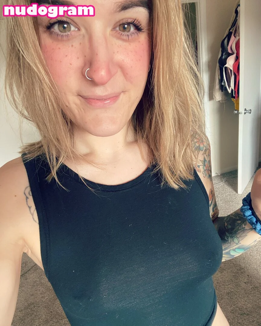 Nicole Cheshire nude Photo /  Porn - Photo #23