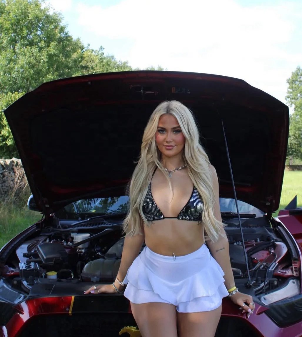 Han Louise nude Photo /  Porn - Photo #29