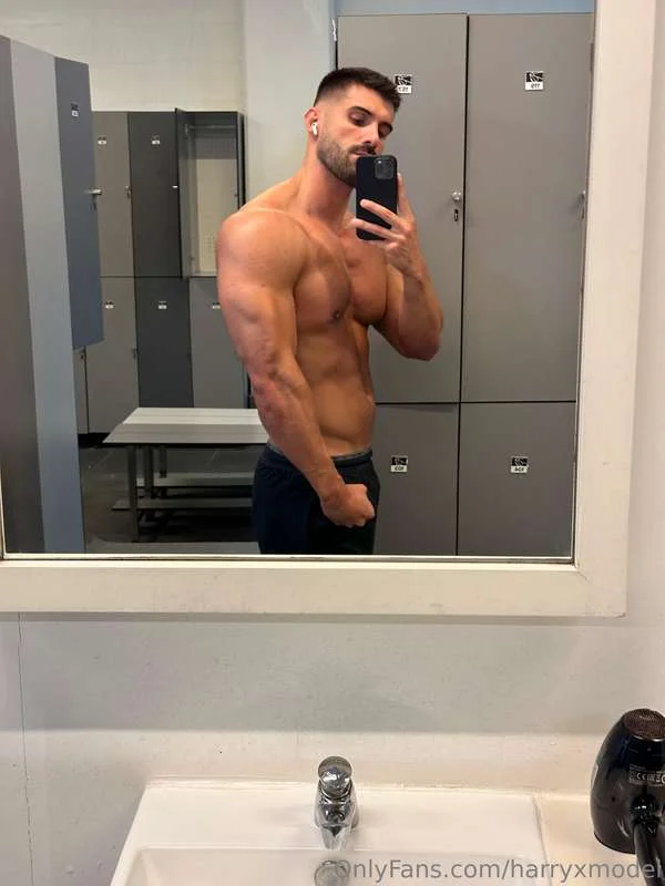 Harry Hart nude Photo /  Porn - Photo #25