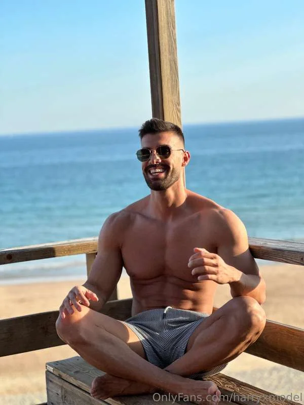 Harry Hart nude Photo /  Porn - Photo #17