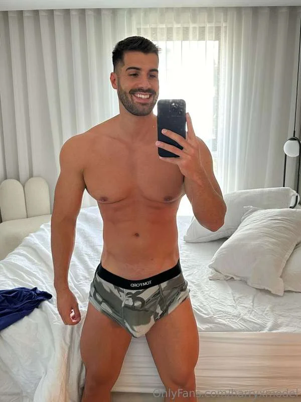 Harry Hart nude Photo /  Porn - Photo #11