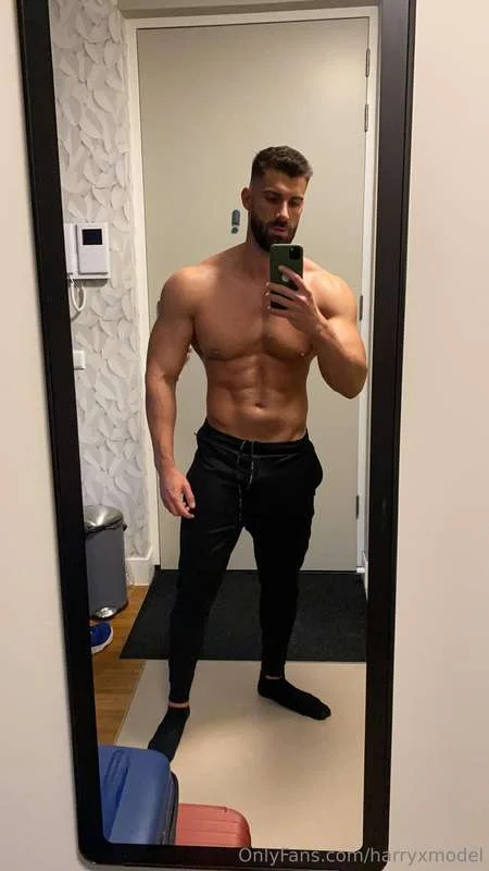 Harry Hart nude Photo /  Porn - Photo #12