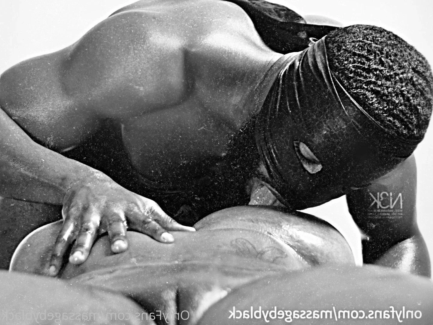 Massage by Black nude Photo /  Porn - Photo #7