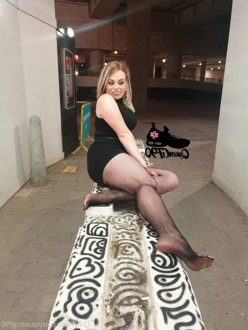 The Foot Queen of England nude Photo /  Porn - Photo #17