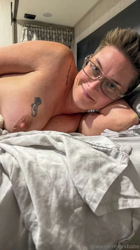 RV Babe After Dark nude Photo / rvbabe Porn - Photo #11