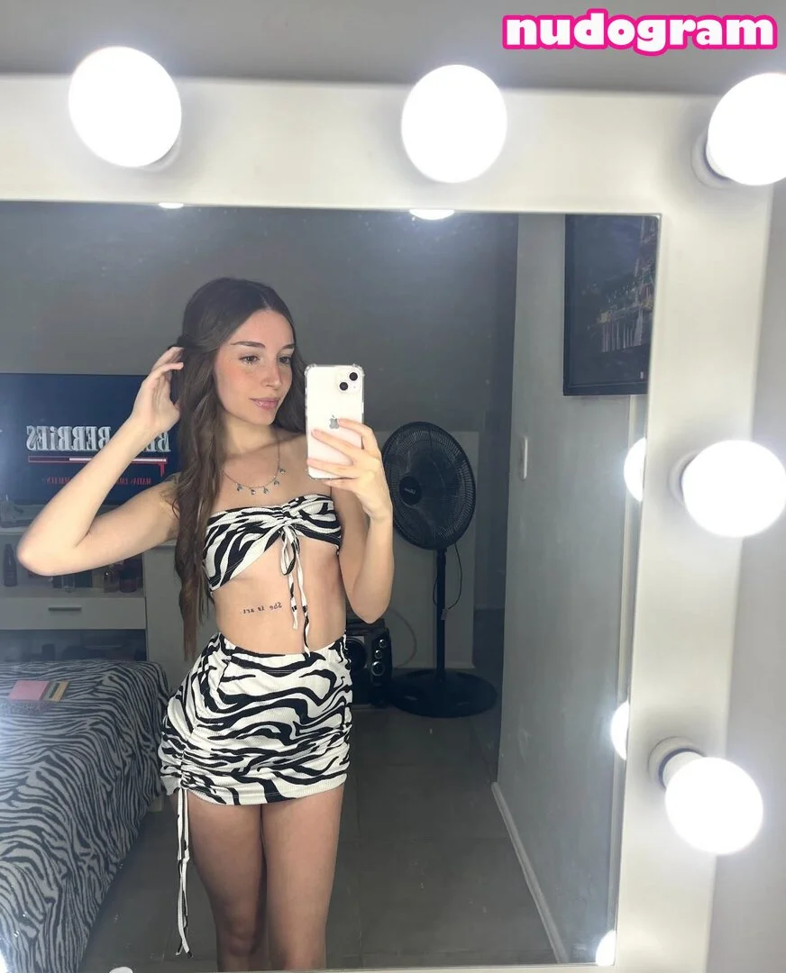 tara nude Photo /  Porn - Photo #4