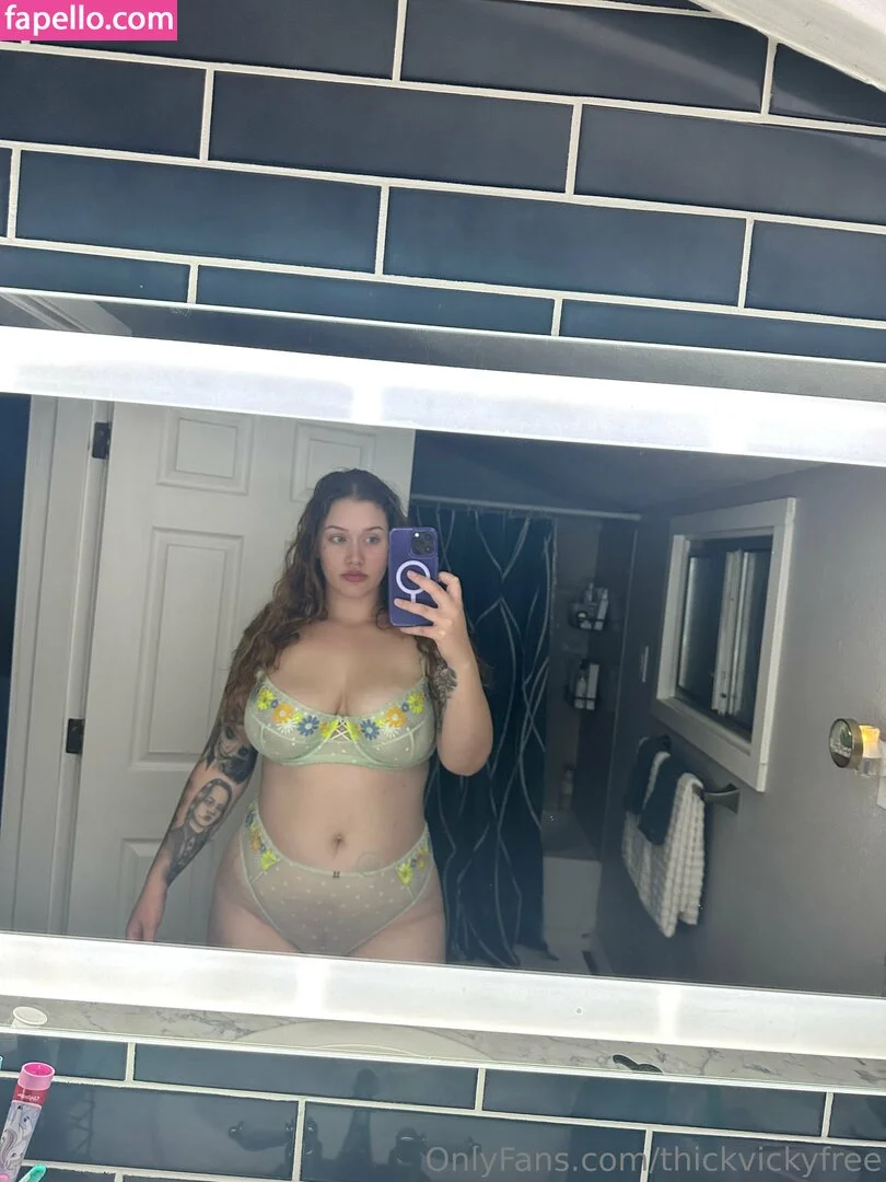 Thick Tatted European 💖 nude Photo /  Porn - Photo #9