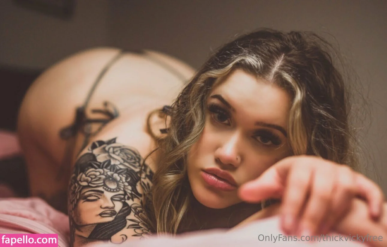 Thick Tatted European 💖 nude Photo /  Porn - Photo #6