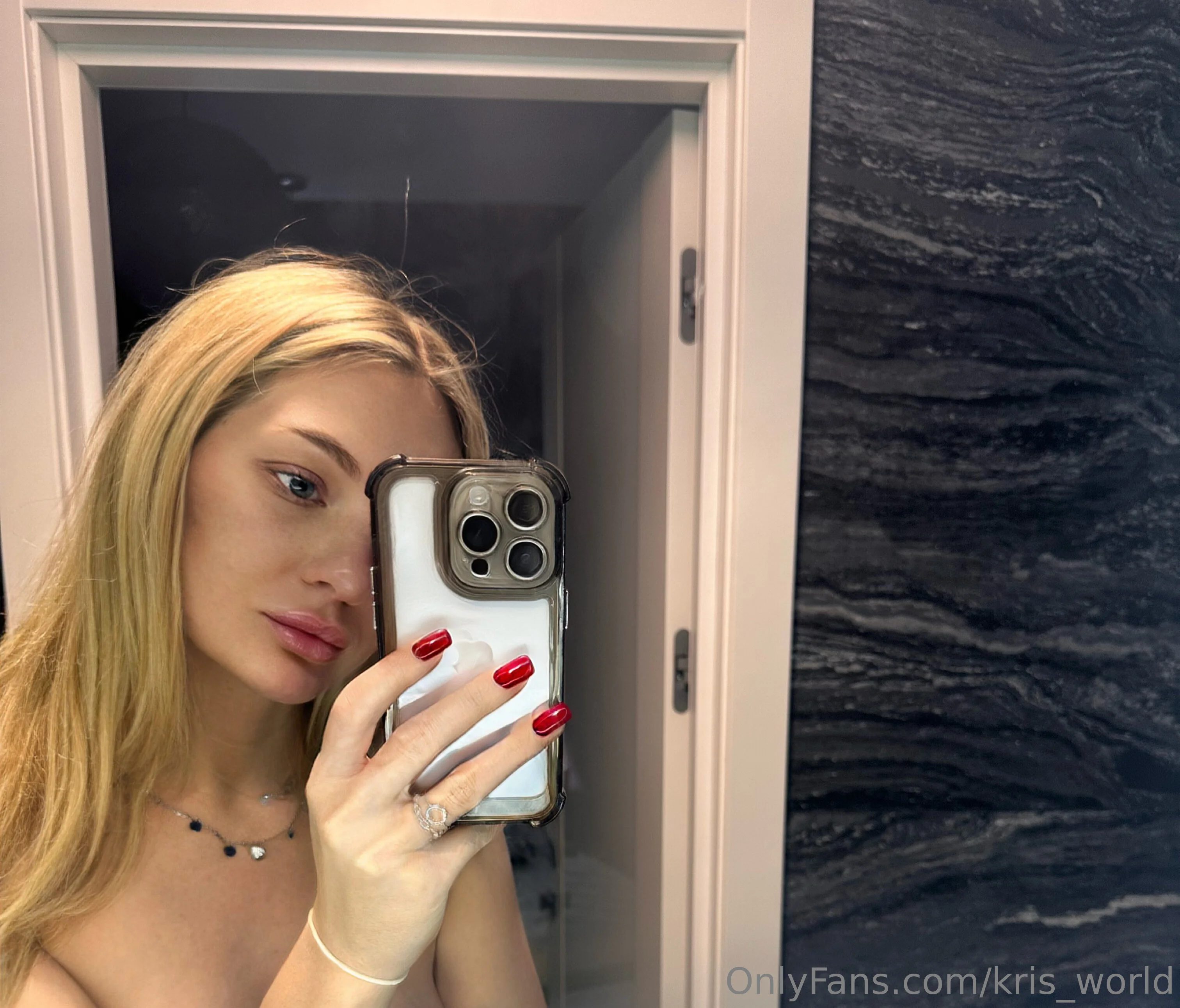 Kris nude Photo /  Porn - Photo #7