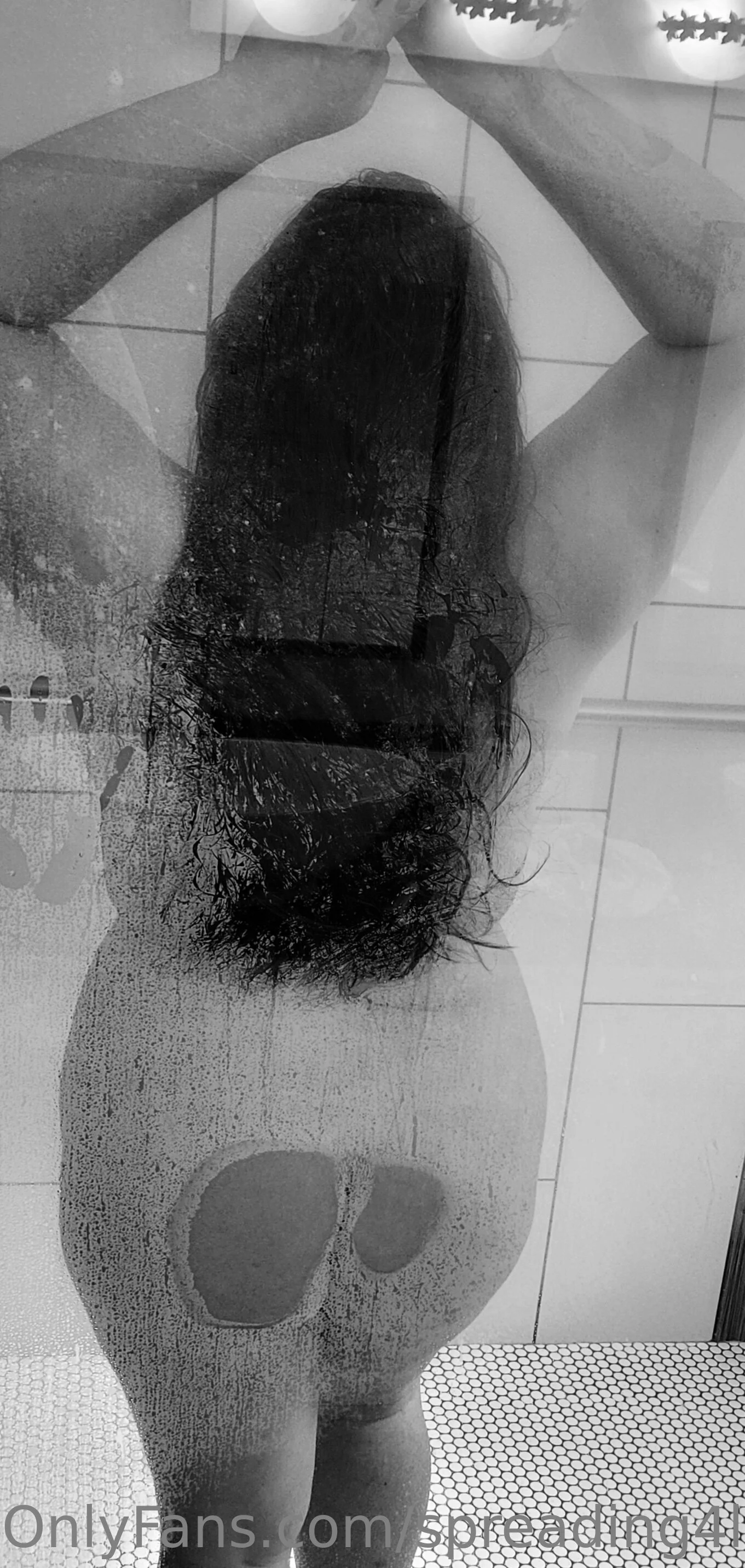 Jena Spreading nude Photo /  Porn - Photo #4