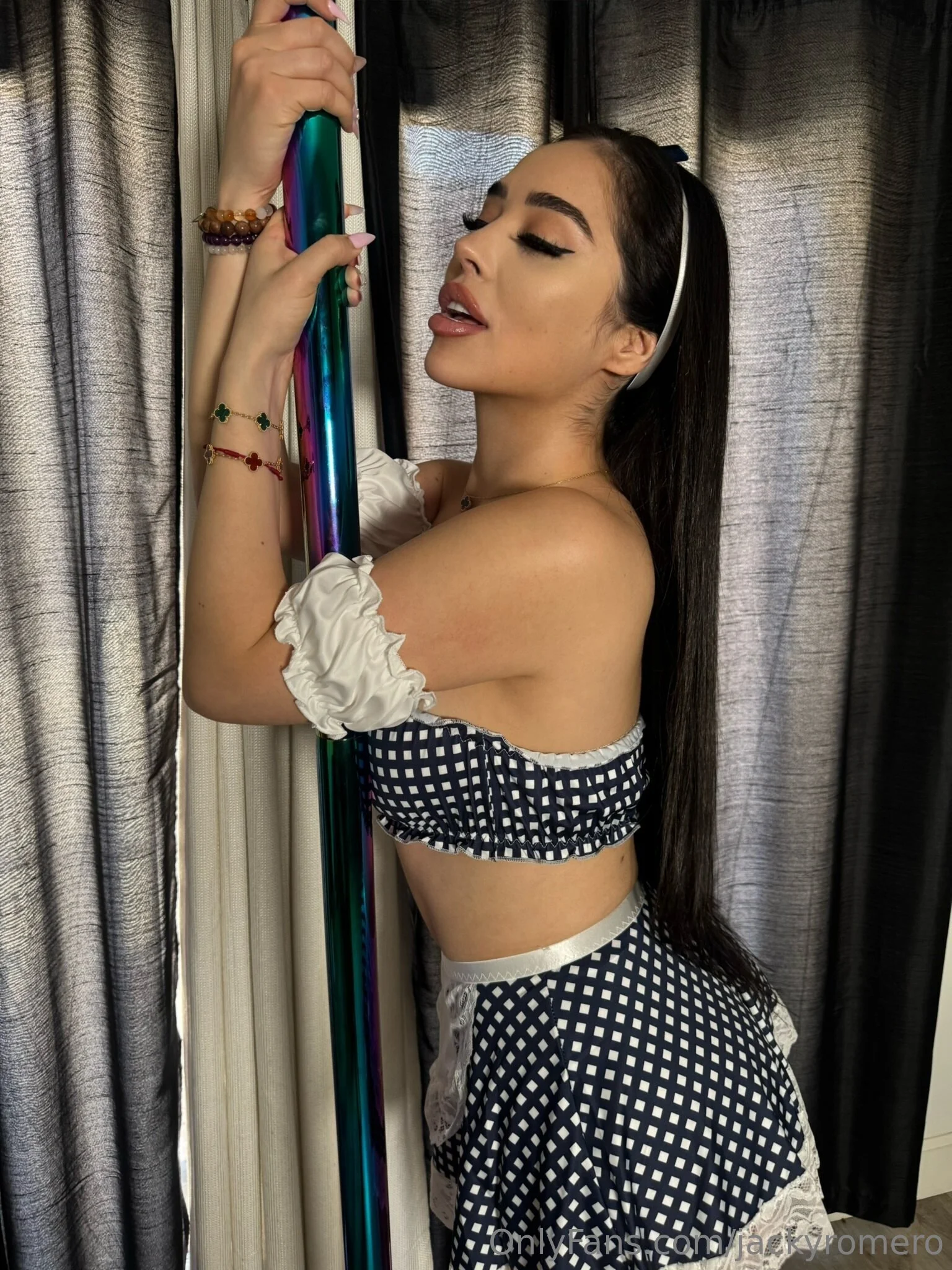 Jaqueline ❤️‍🔥 #1 LATINA  ON OF 🇲🇽 dad thinks im mom