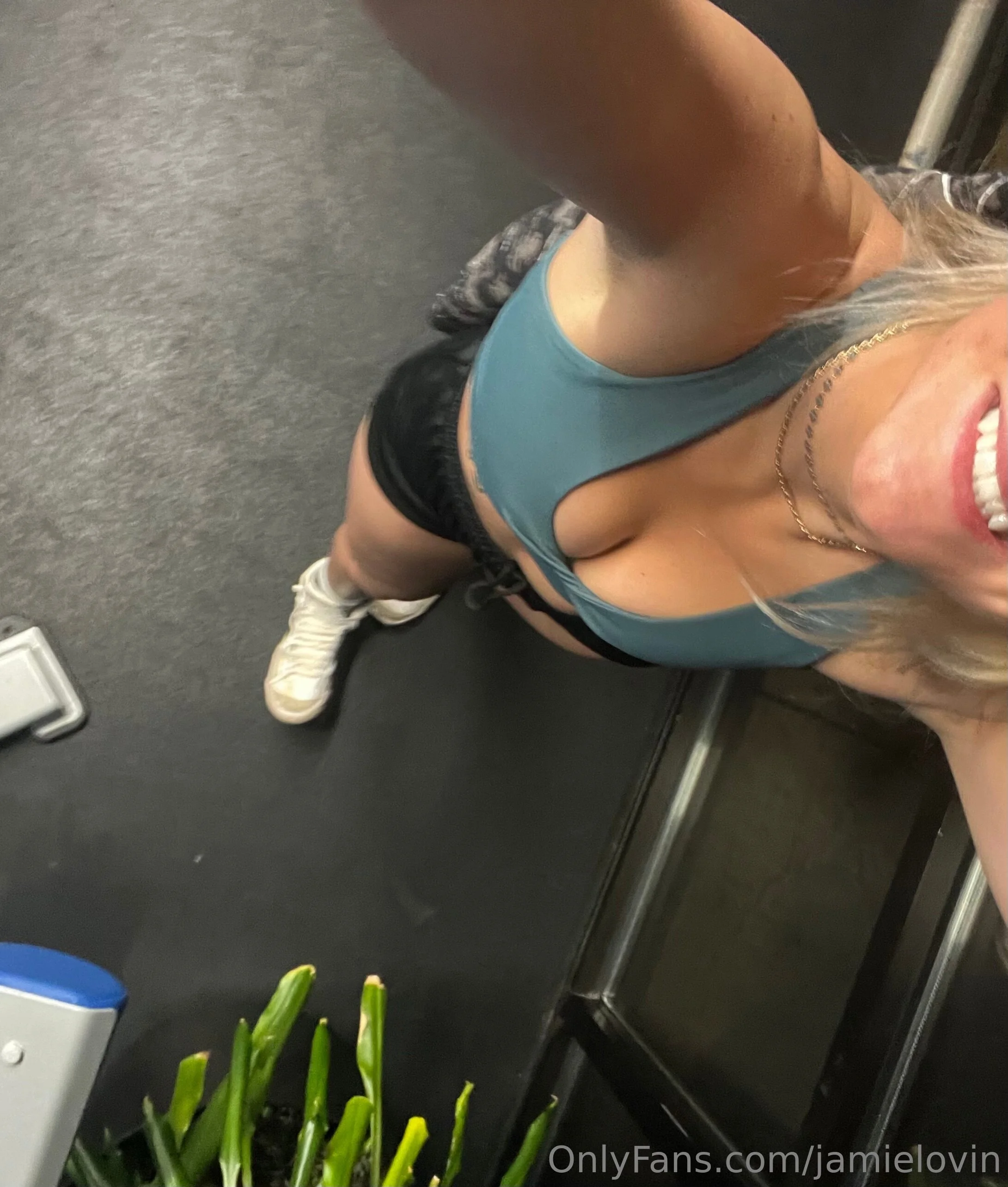 Jamie lynn @jamielovin lingerie label