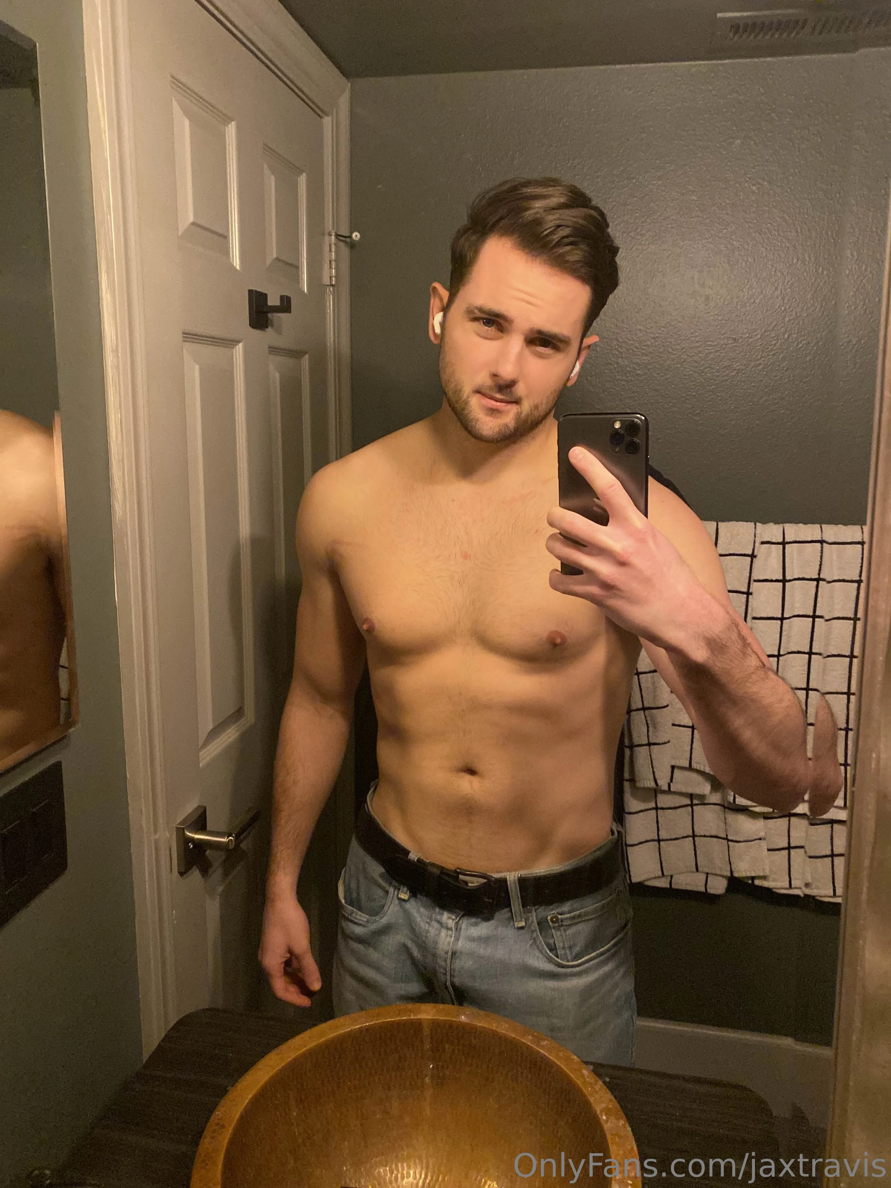 Jax Travis @jaxtravis police officer