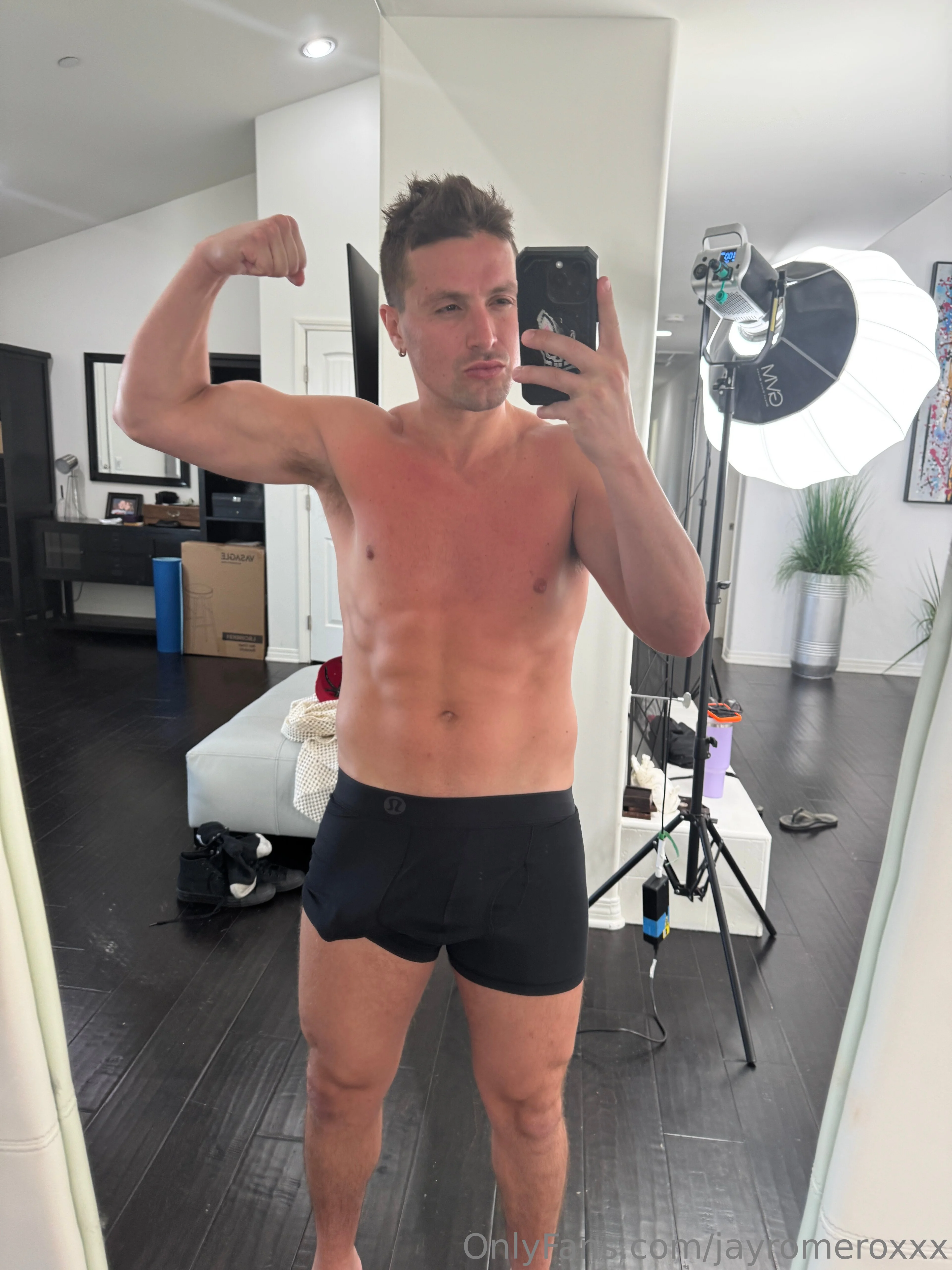 No shirt, no problem… think I wear it better this way? 😏💪