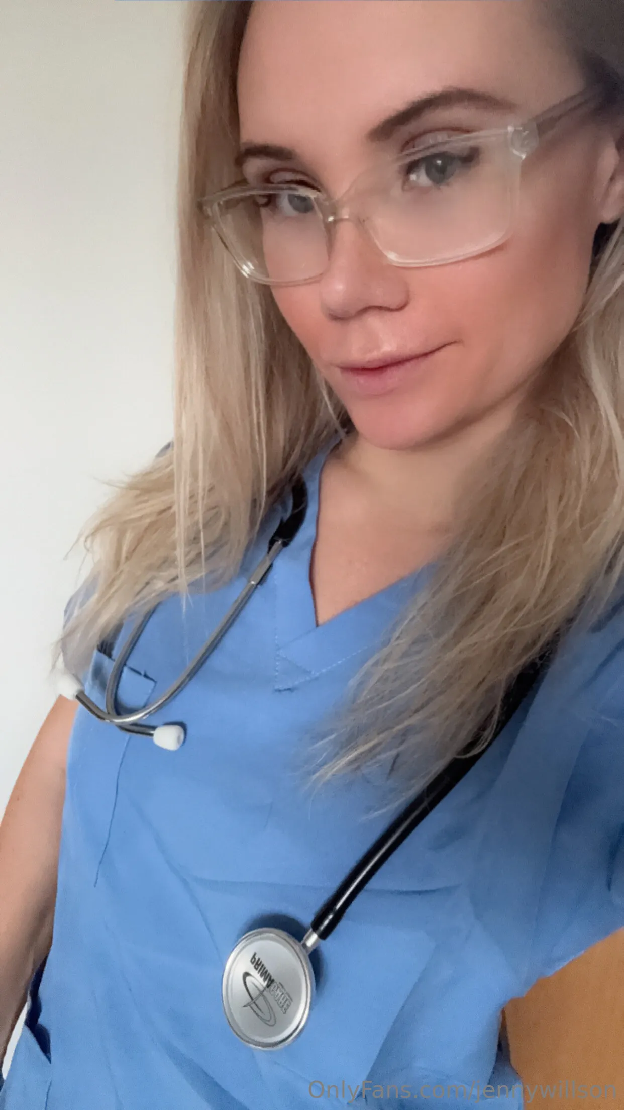 NURSE JENNY 👩‍⚕️ age