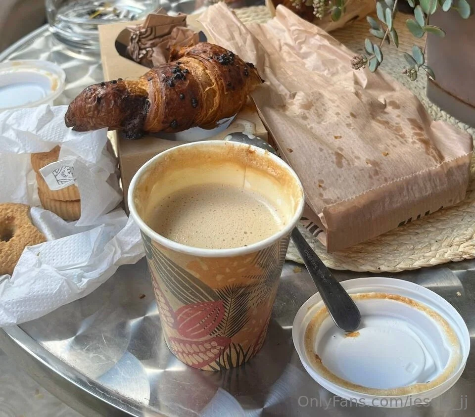 𝓙𝓮𝓼𝓼𝓲𝓮 𝓙💖 @jessie_jj photoshoot controversy