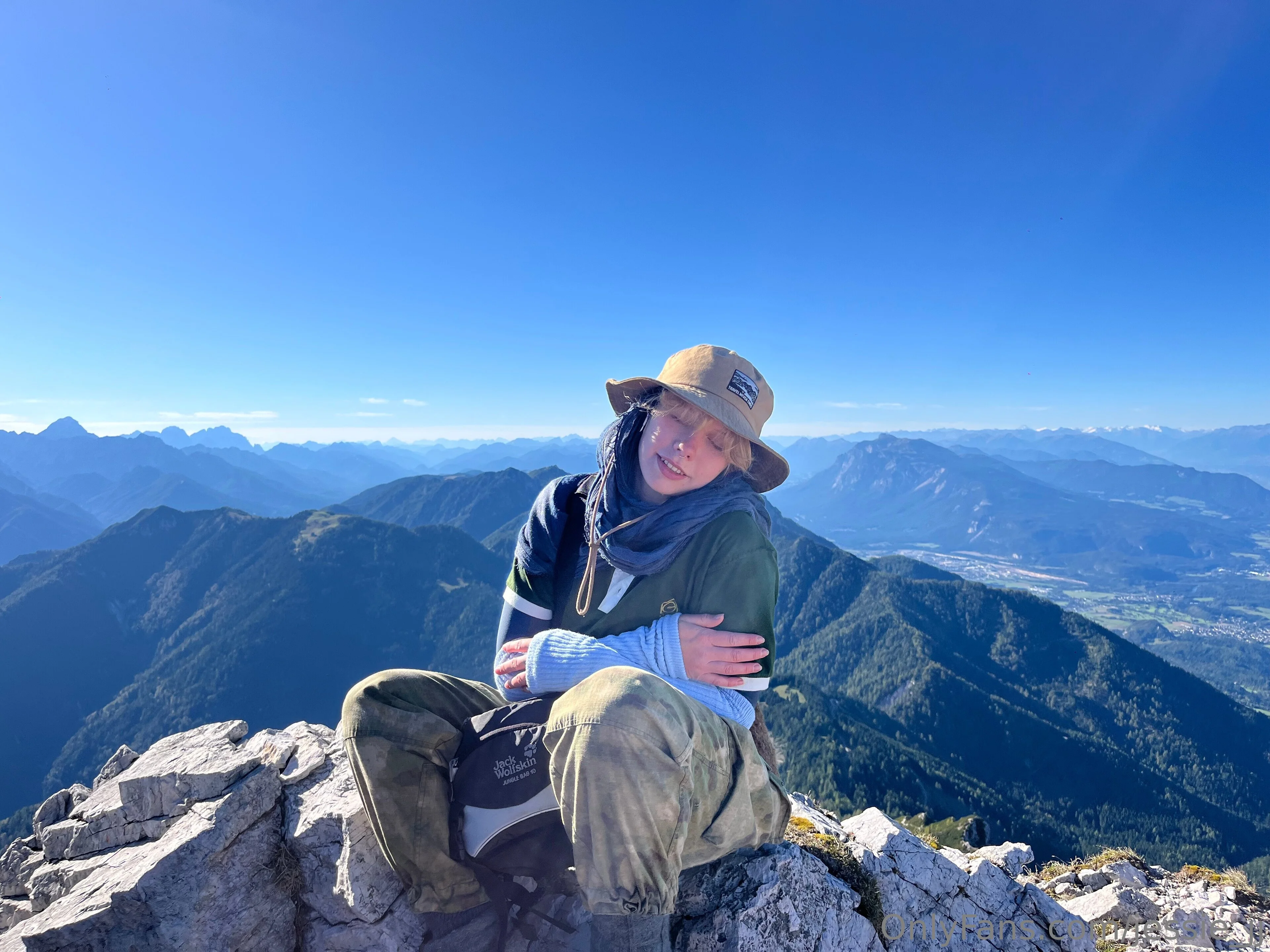 𝓙𝓮𝓼𝓼𝓲𝓮 𝓙💖 @jessie_jj x rated film