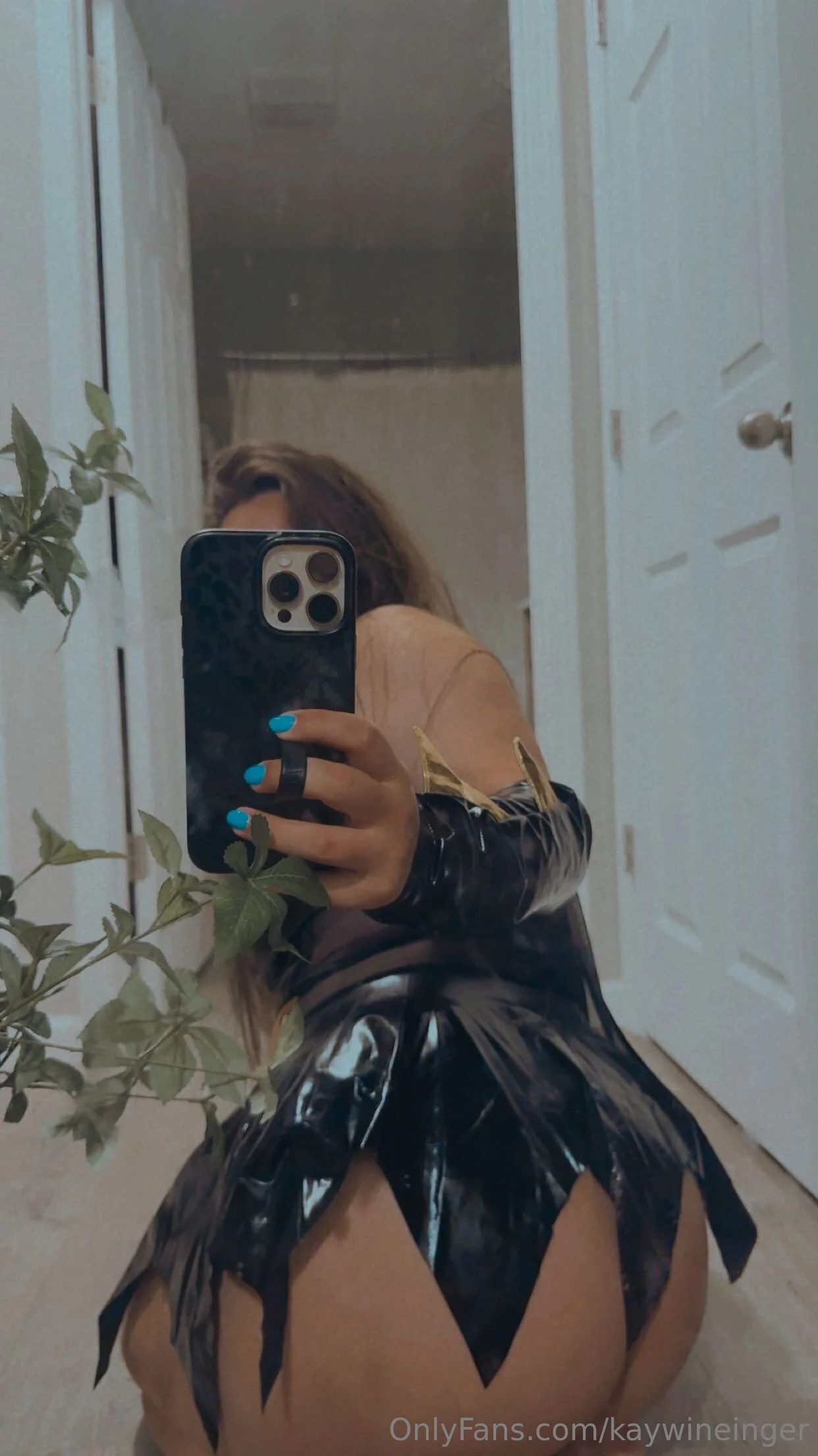 Kaitlyn Wineinger @kaywineinger iafd