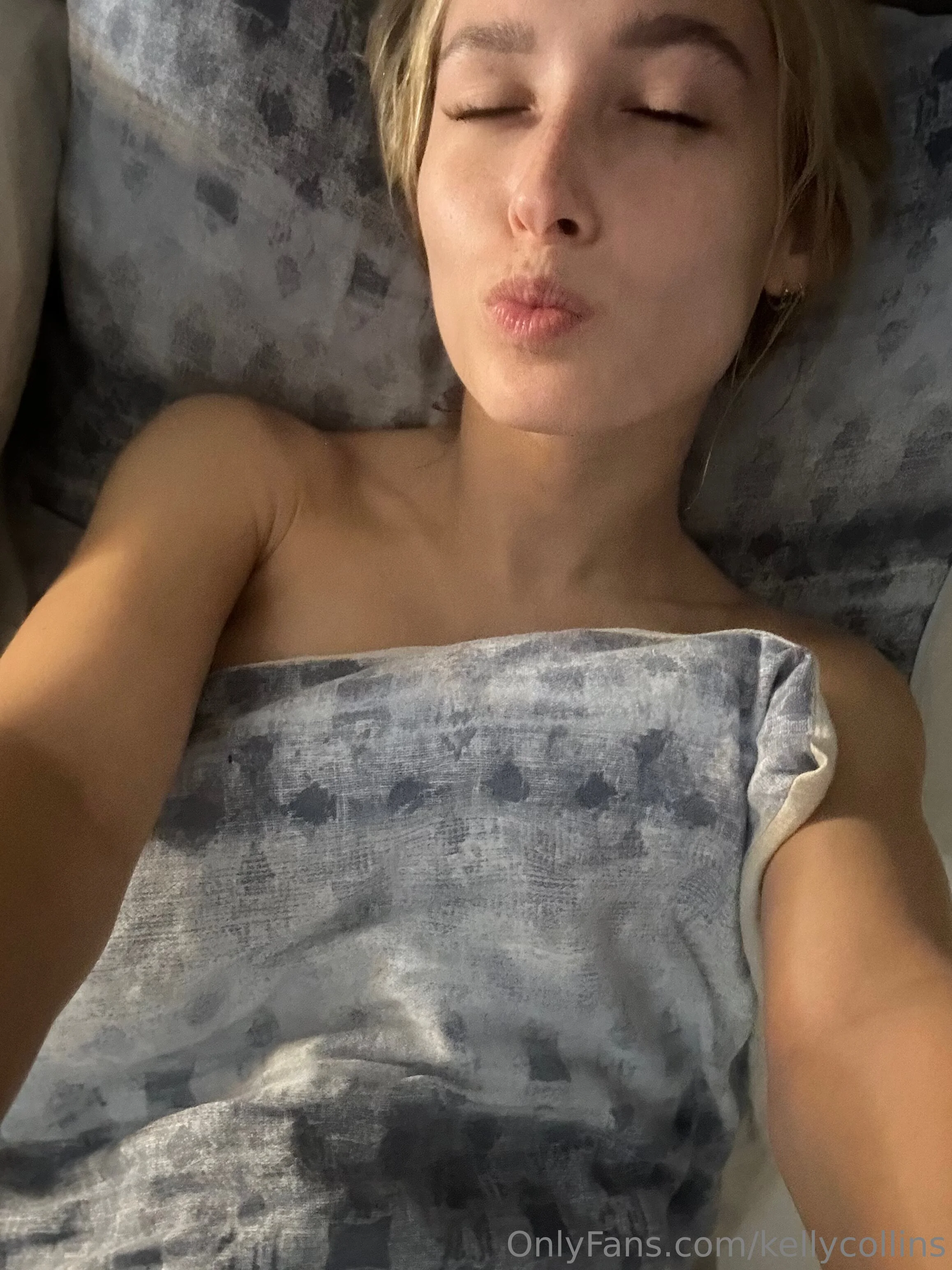 Kelly Collins ✨ @kellycollins beach nude