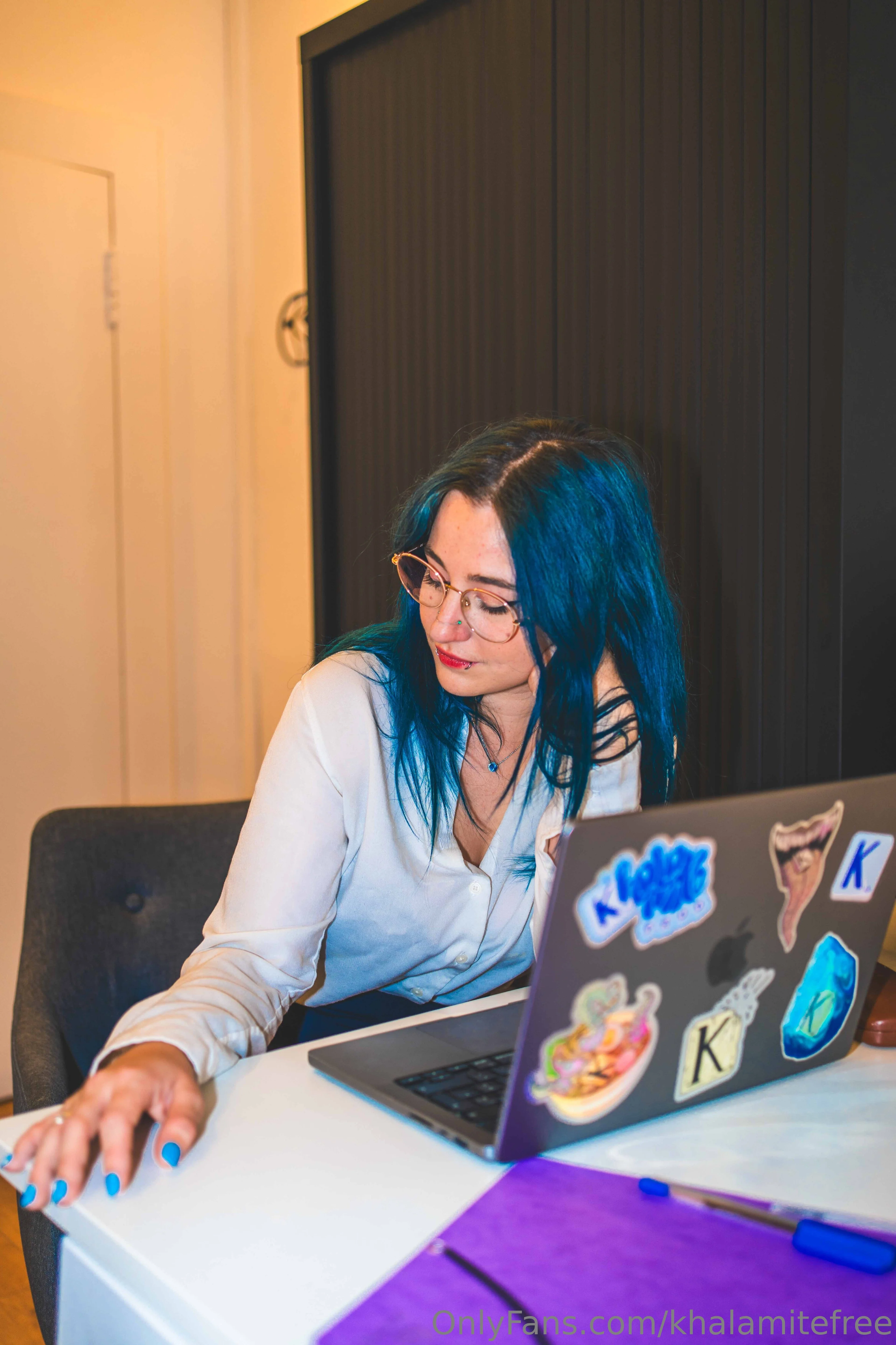 Khalamite Free naked