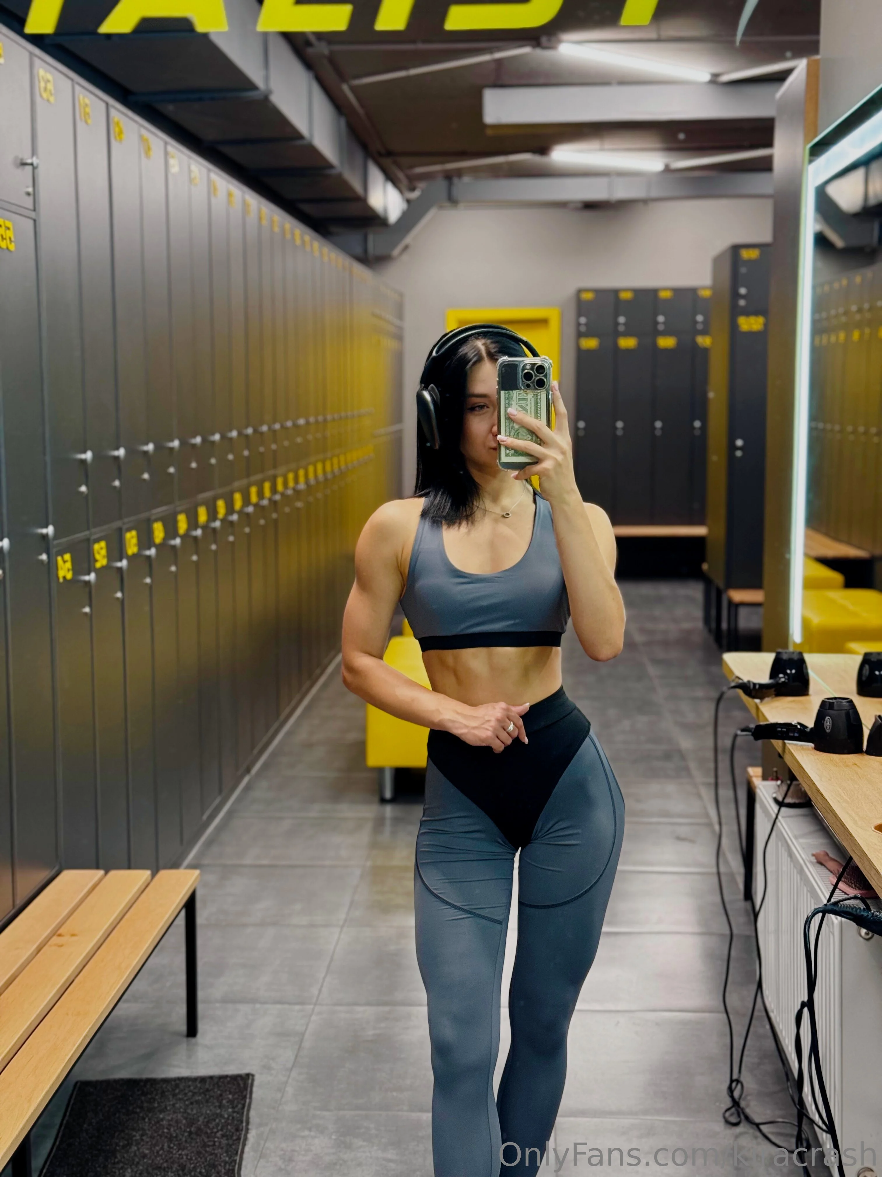 Kira💋 @kiracrash why is there a controversy over