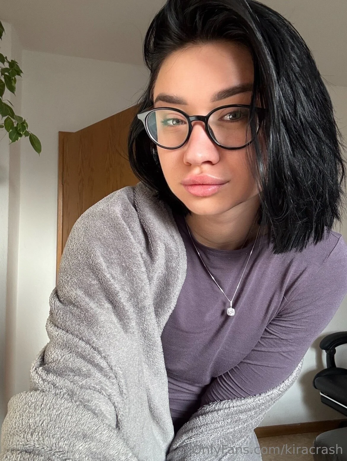 Kira💋 i dont like reddit