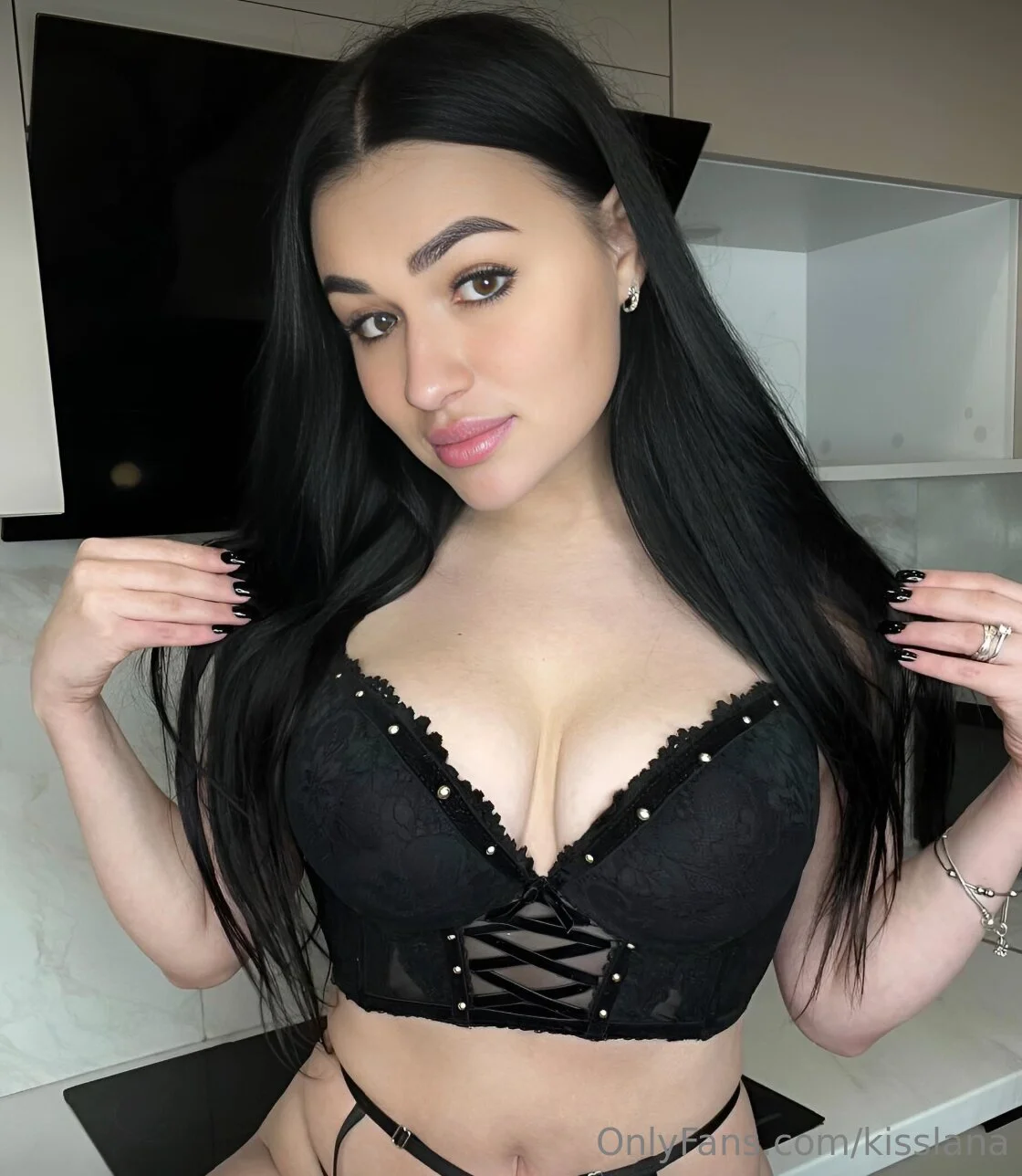 🕊️🤍 𝓐𝓷𝓰𝓮𝓛𝓾𝓼𝓱  🤍🕊️