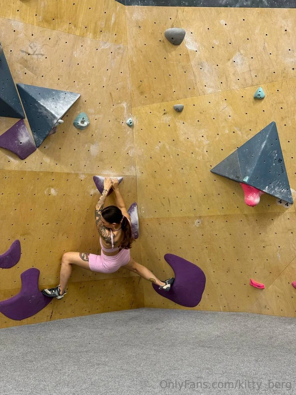 Kitty Berg 🏔climber @kitty_berg bikini frankies