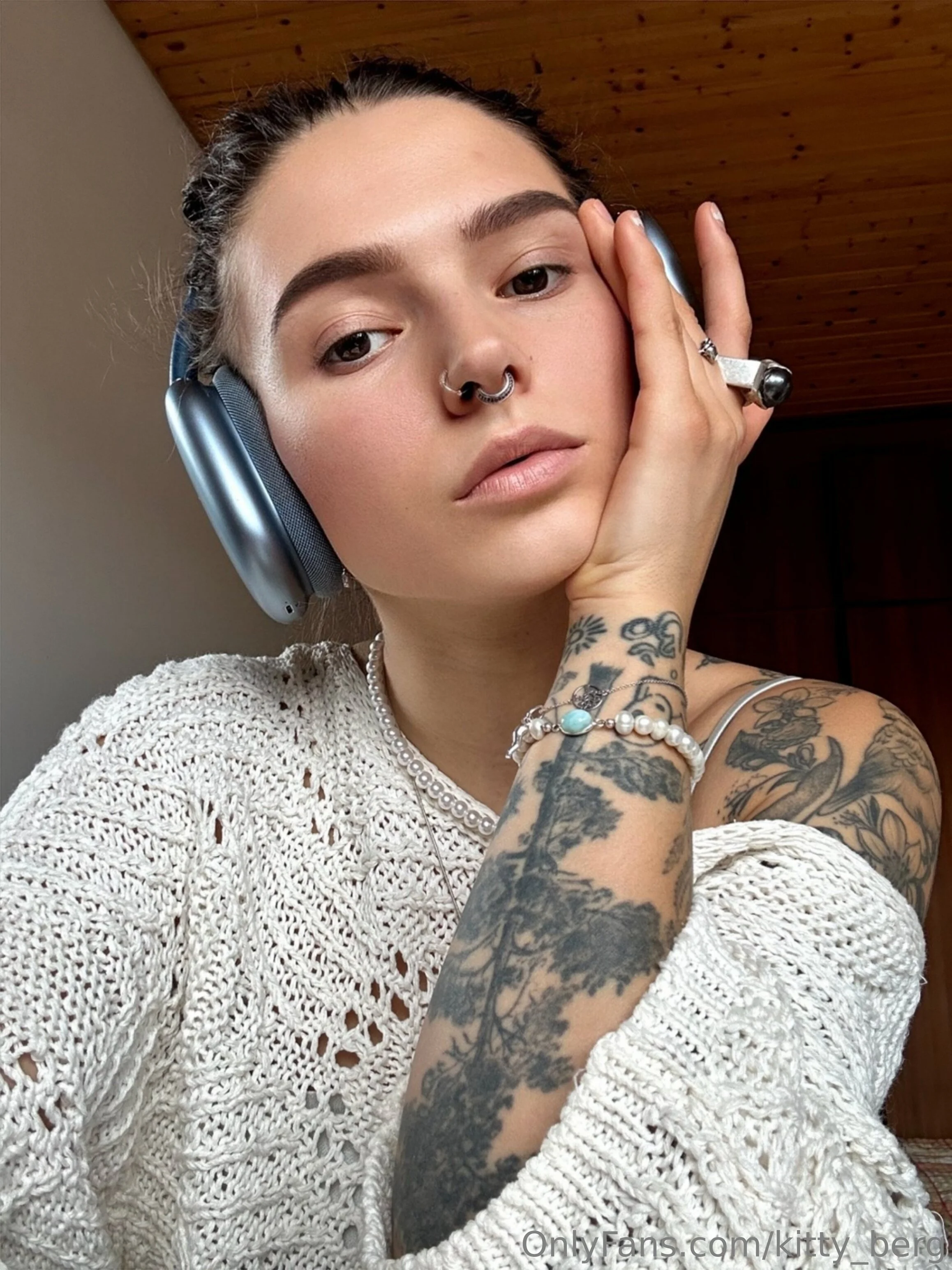 Kitty Berg 🏔climber nude Photo /  Porn - Photo #3