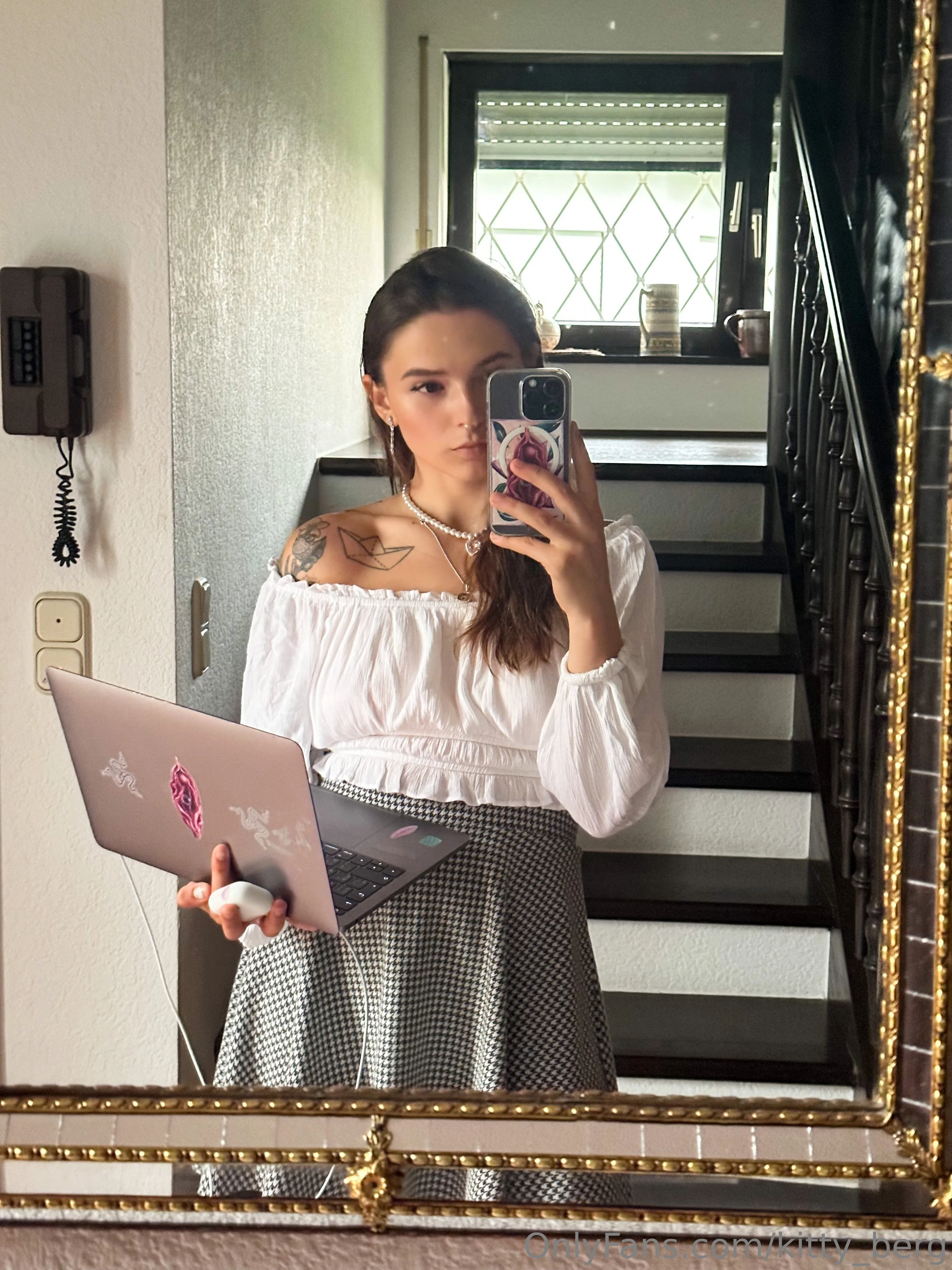 Kitty Berg 🏔climber nude Photo /  Porn - Photo #2