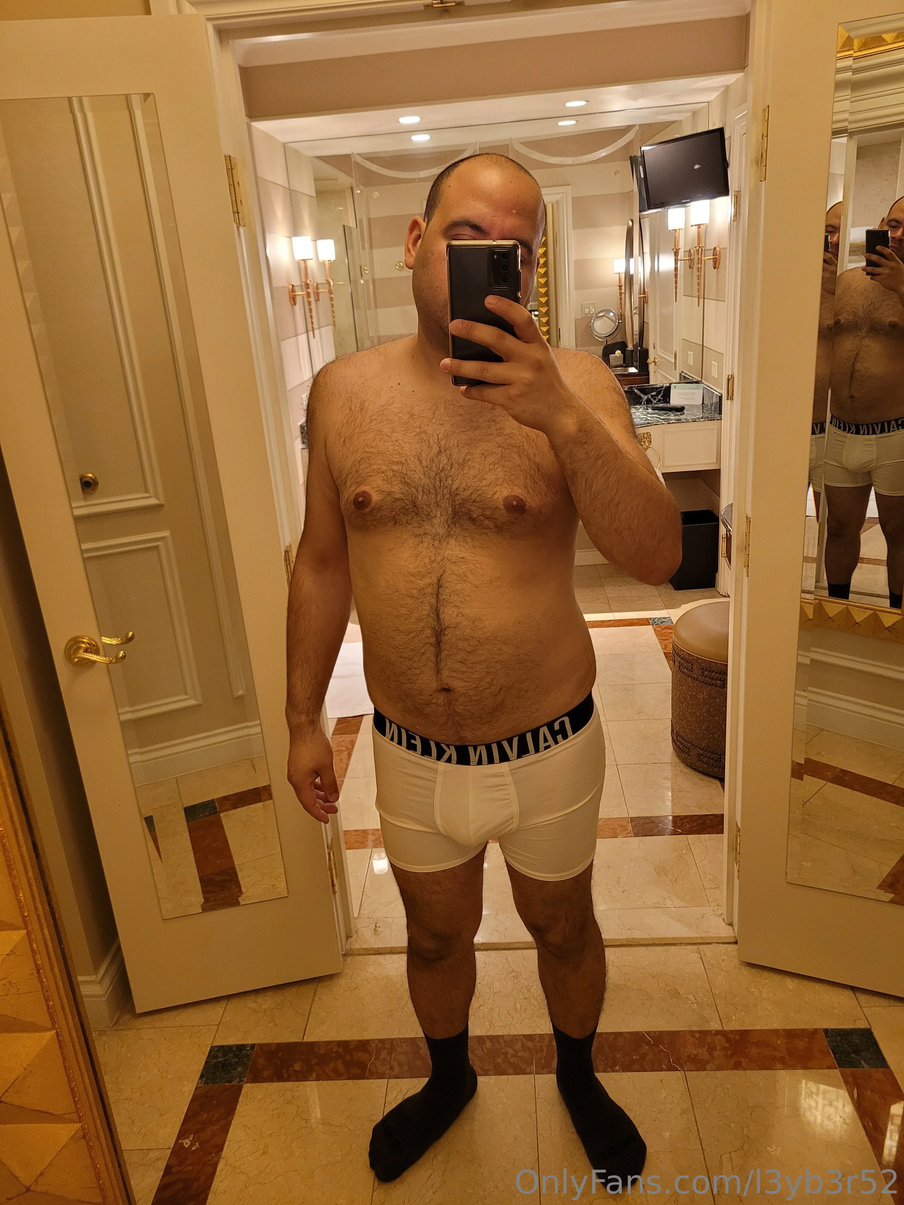 L3yb3r52 @l3yb3r52 the nude