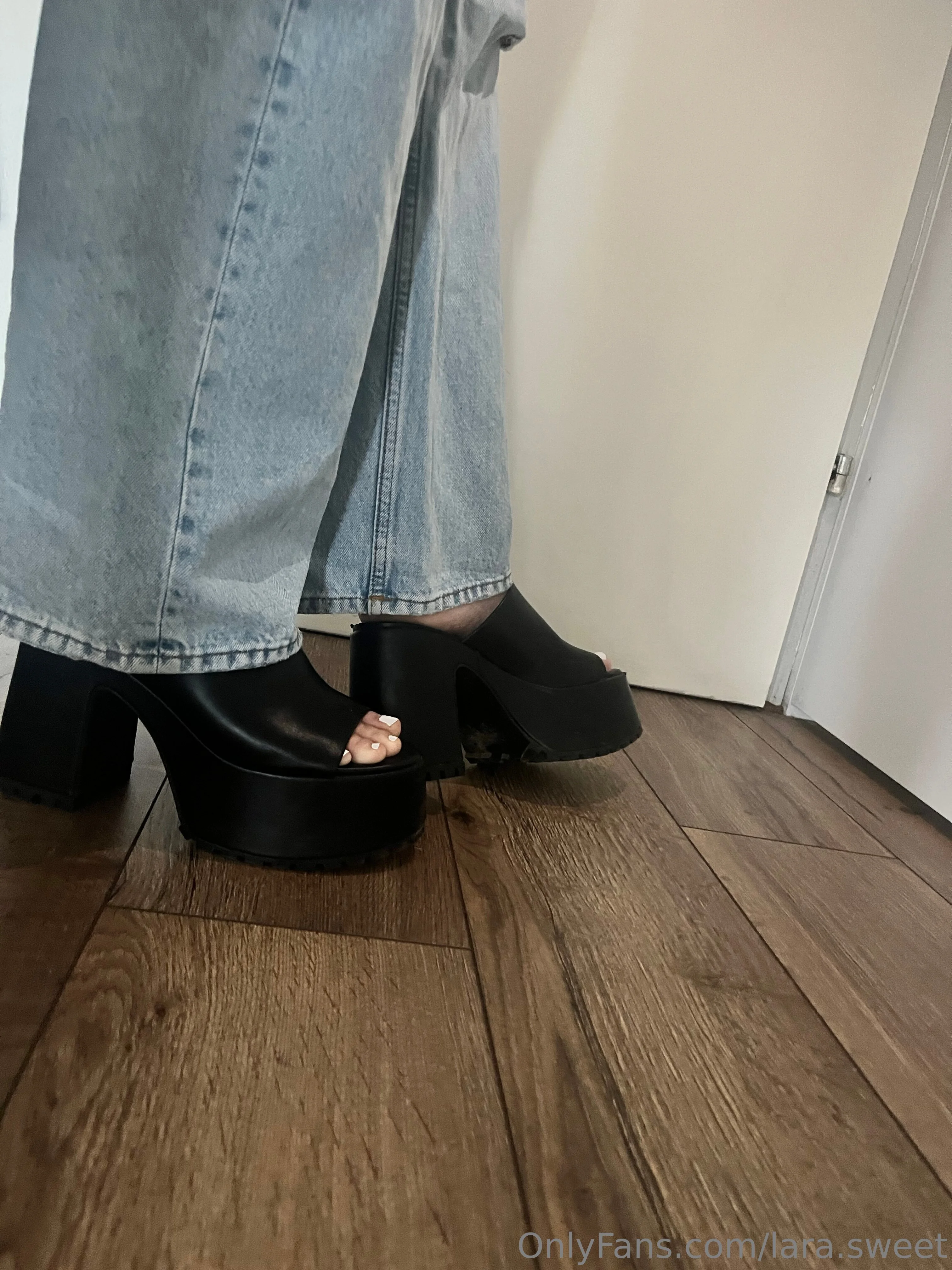 Lara in dad thinks im mom