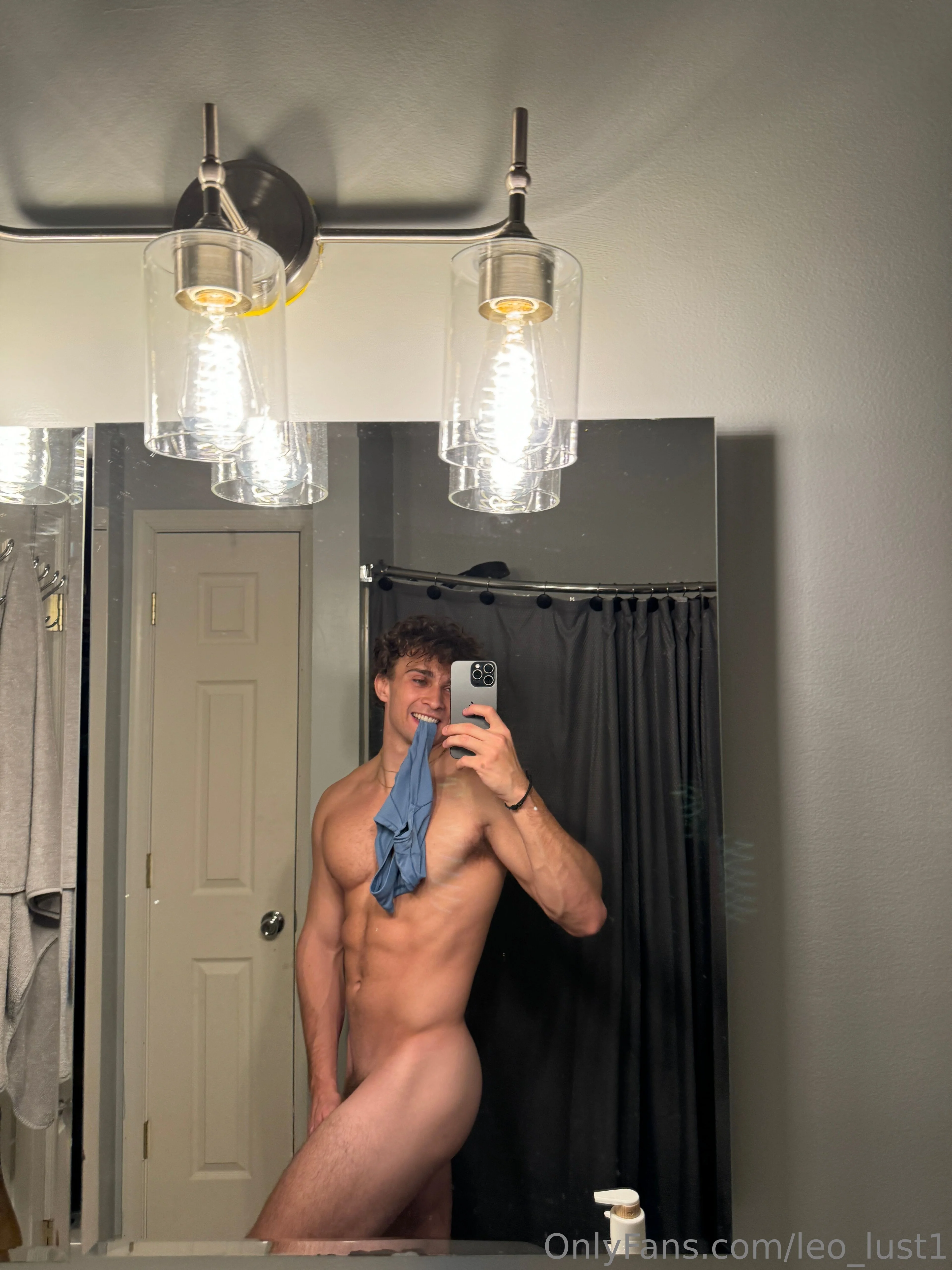 Leo nude Photo /  Porn - Photo #6