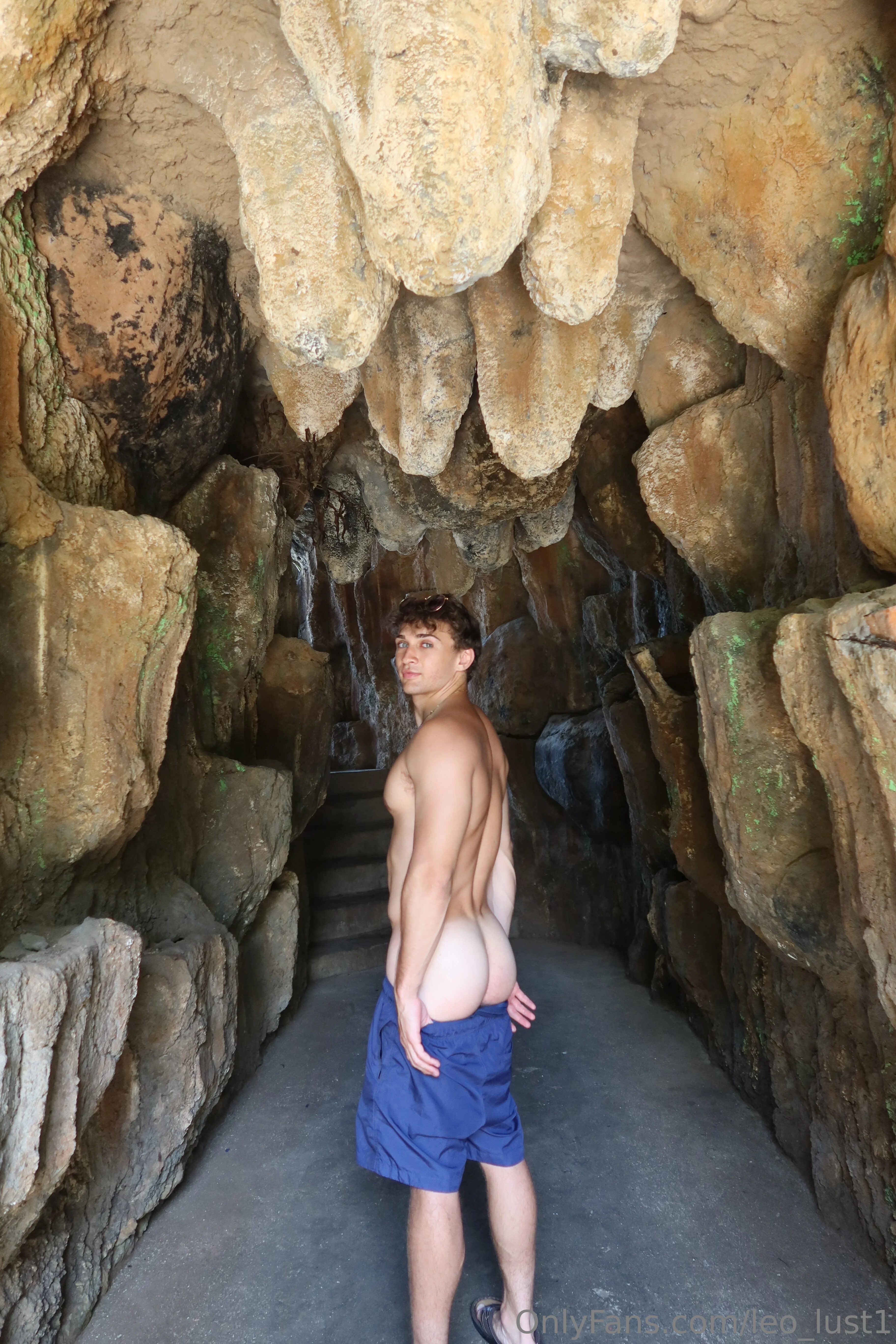 Leo nude Photo /  Porn - Photo #4