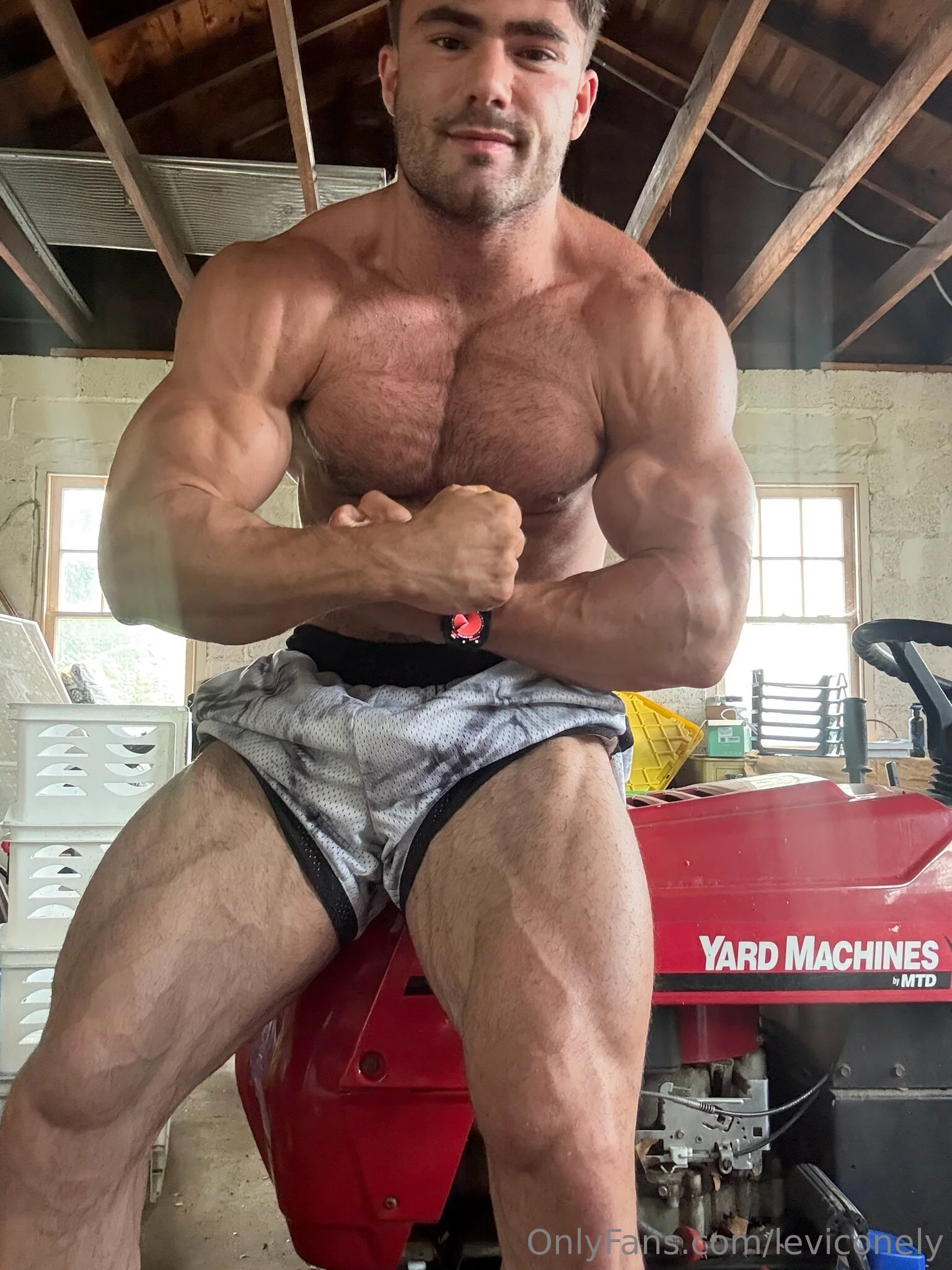 Levi Conely nude pics