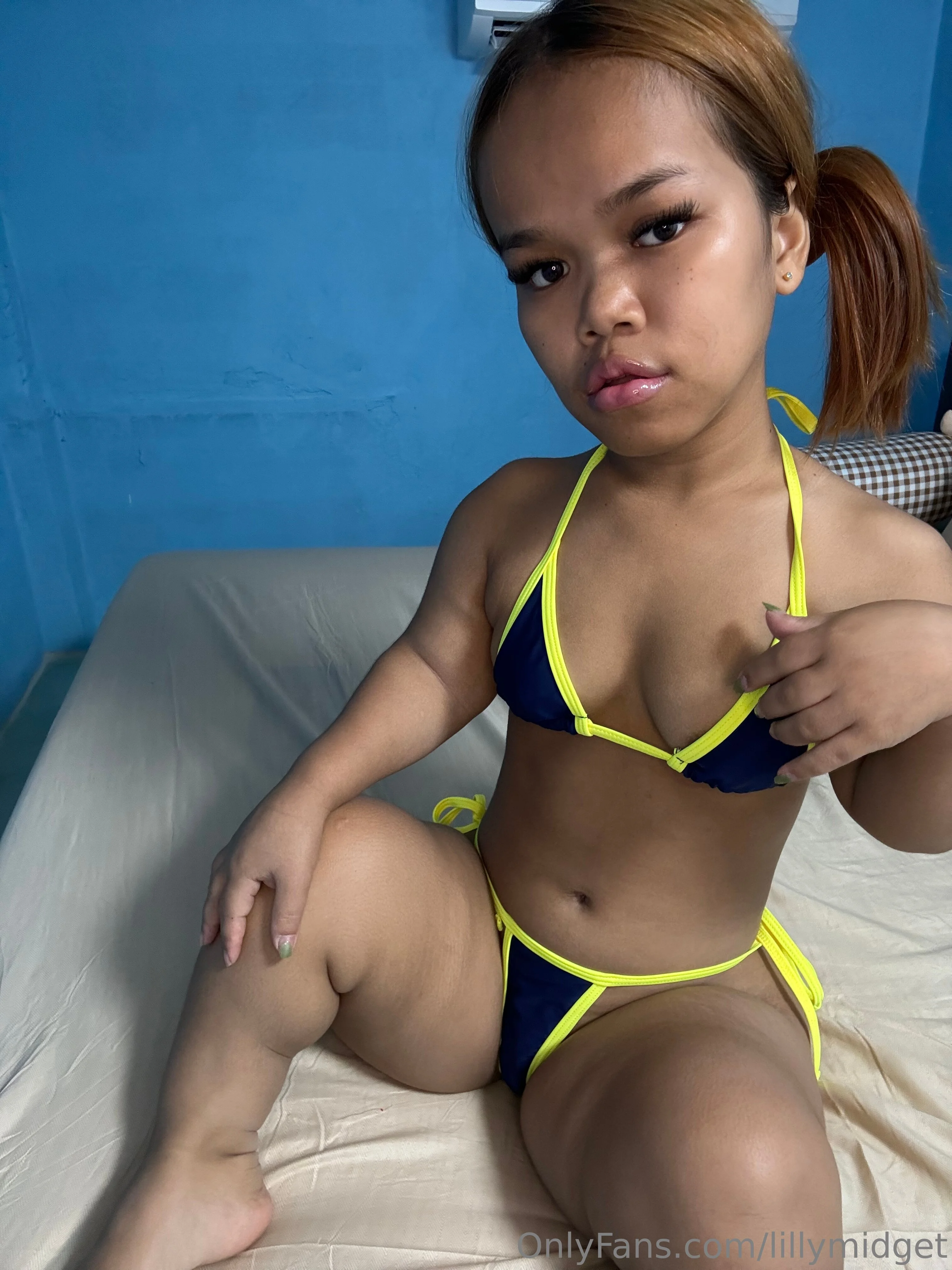 Lily nude Photo / lillymidget Porn - Photo #8