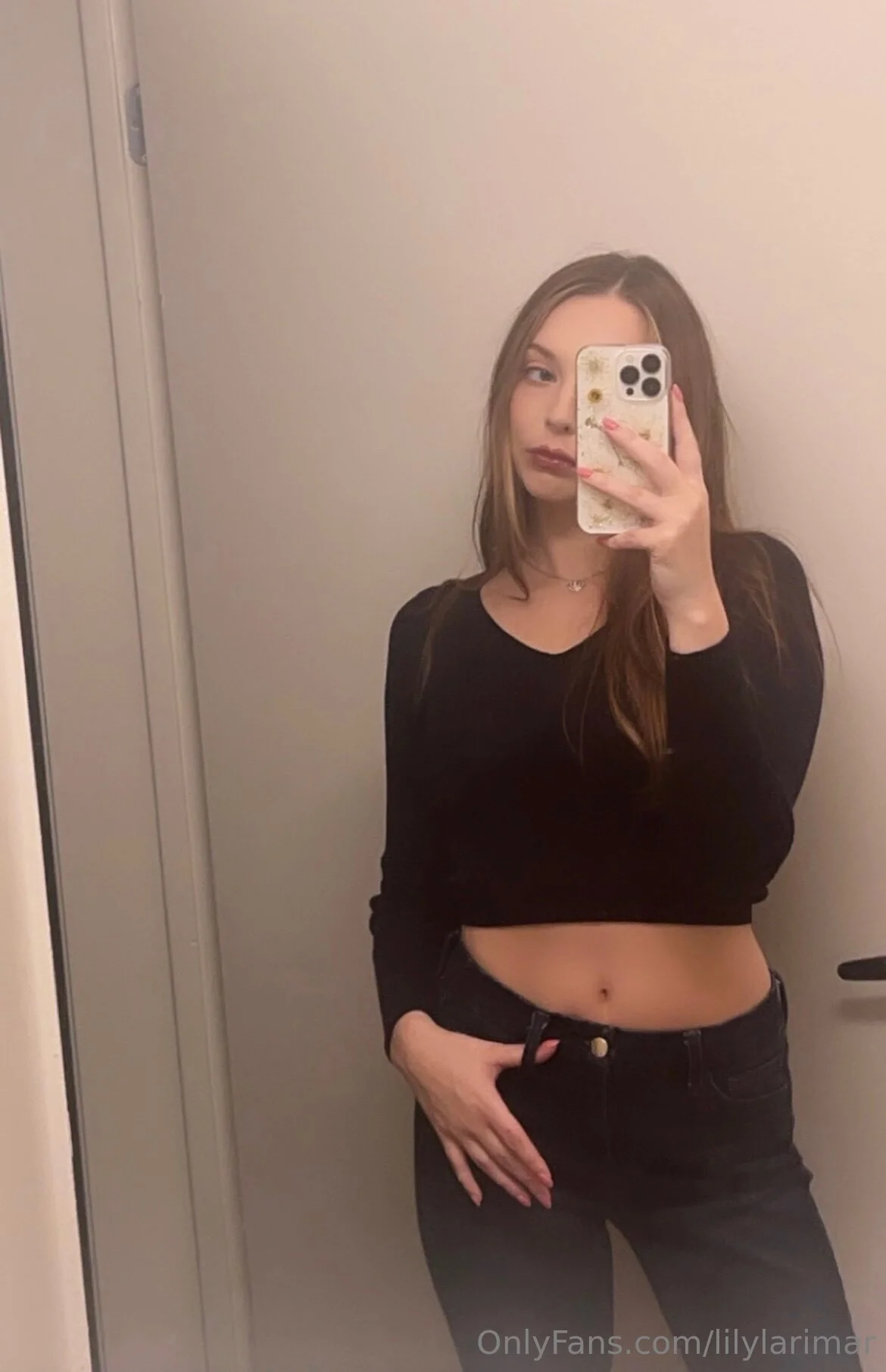 Lily Larimar nude Photo /  Porn - Photo #49