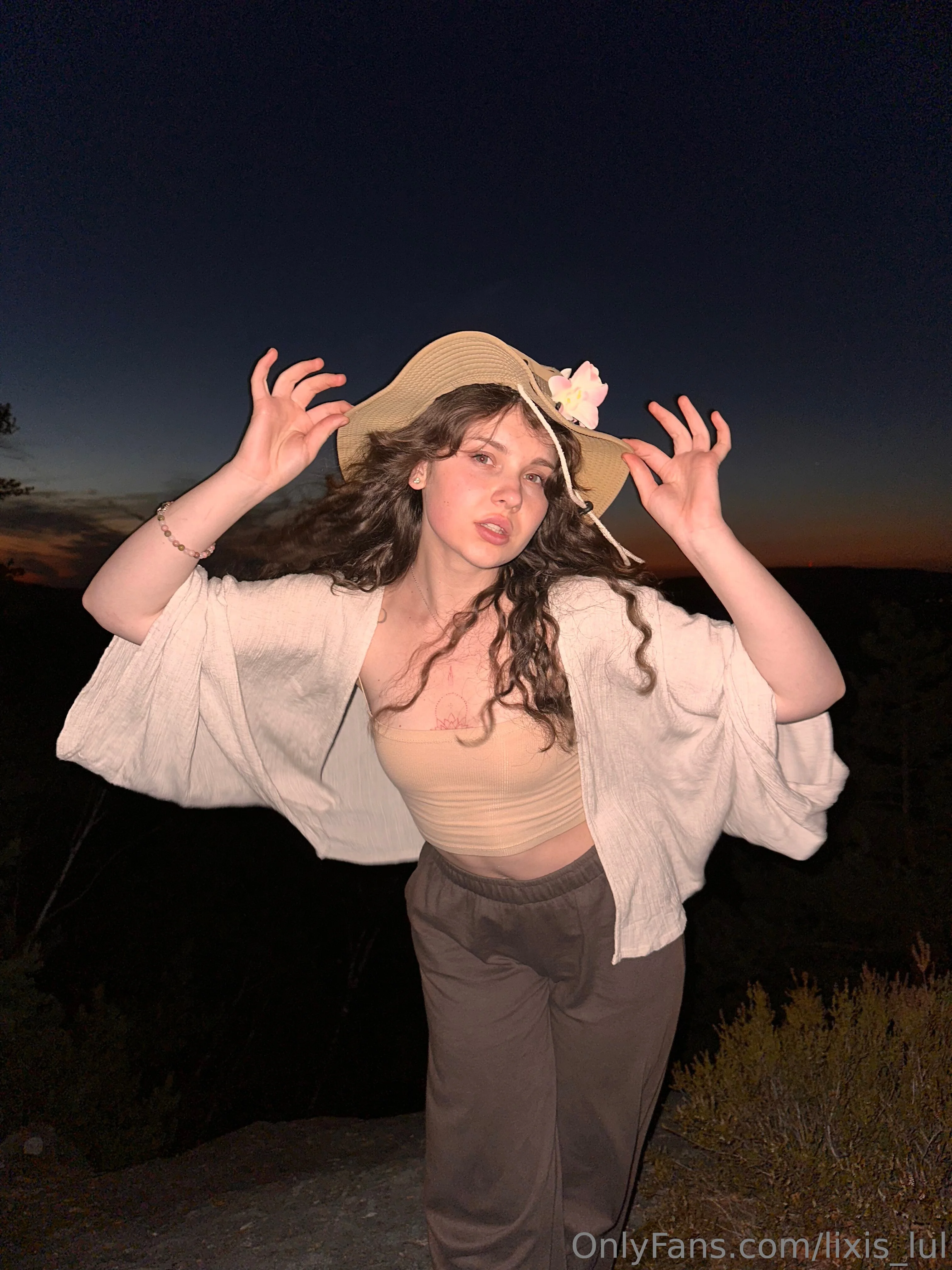 Lika🍓 @lixis_lul bj