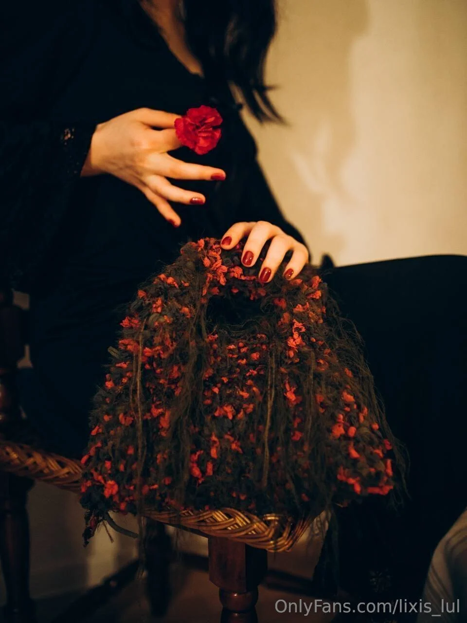 Lika🍓 @lixis_lul masturbating