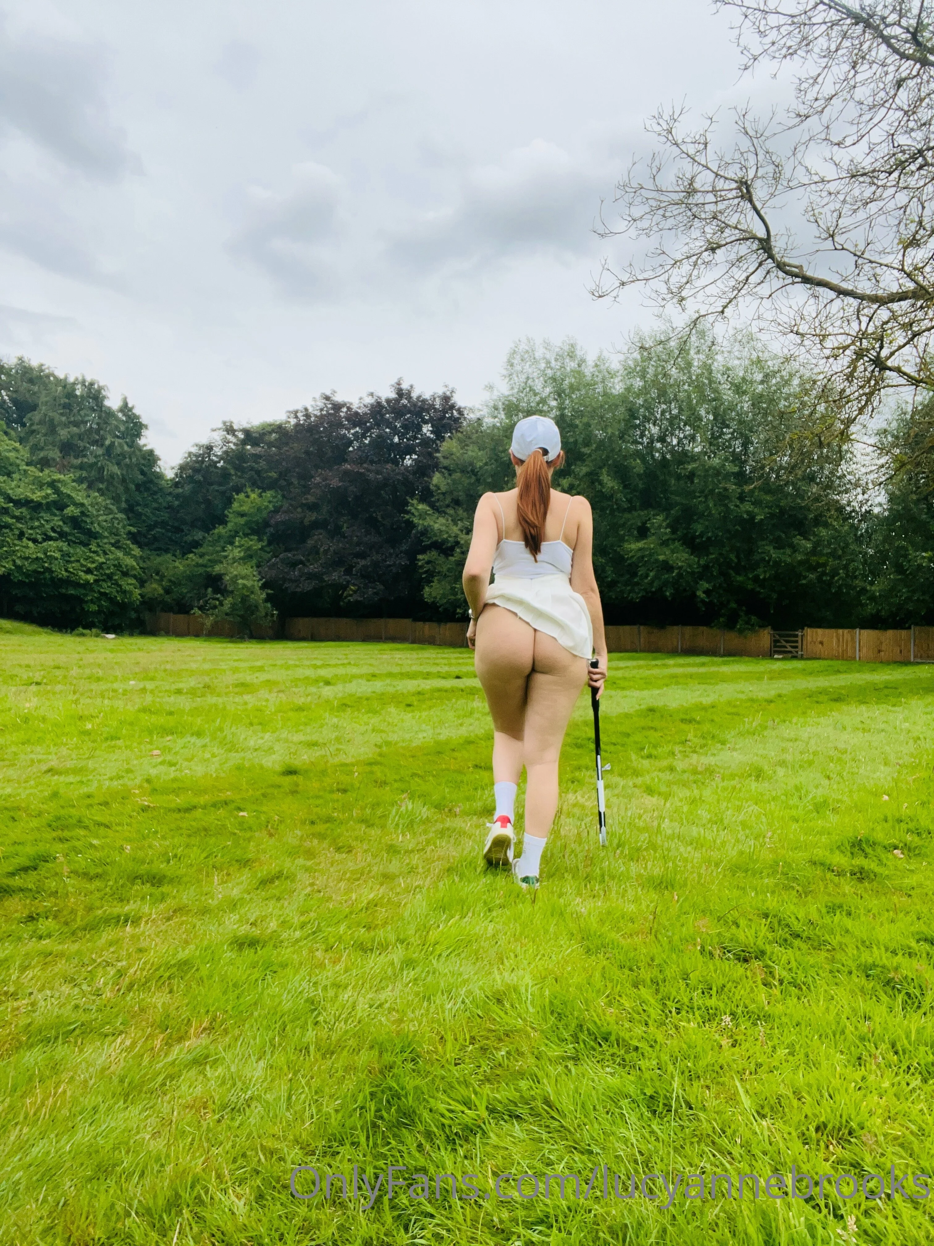 Lucy-Anne Brooks @lucyannebrooks what bras does wear