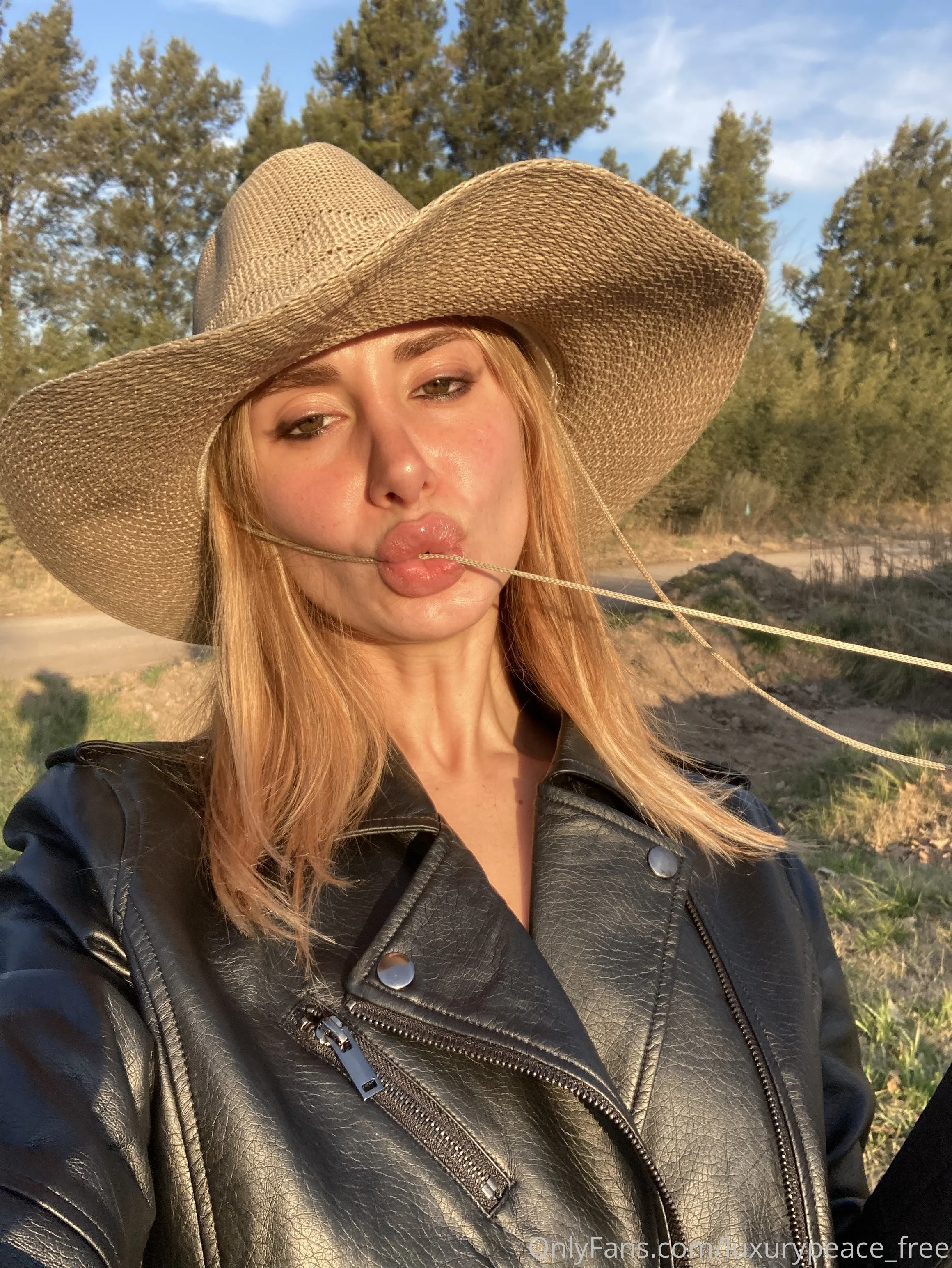 Hell 🖤 @luxuryhot_hell leaked of