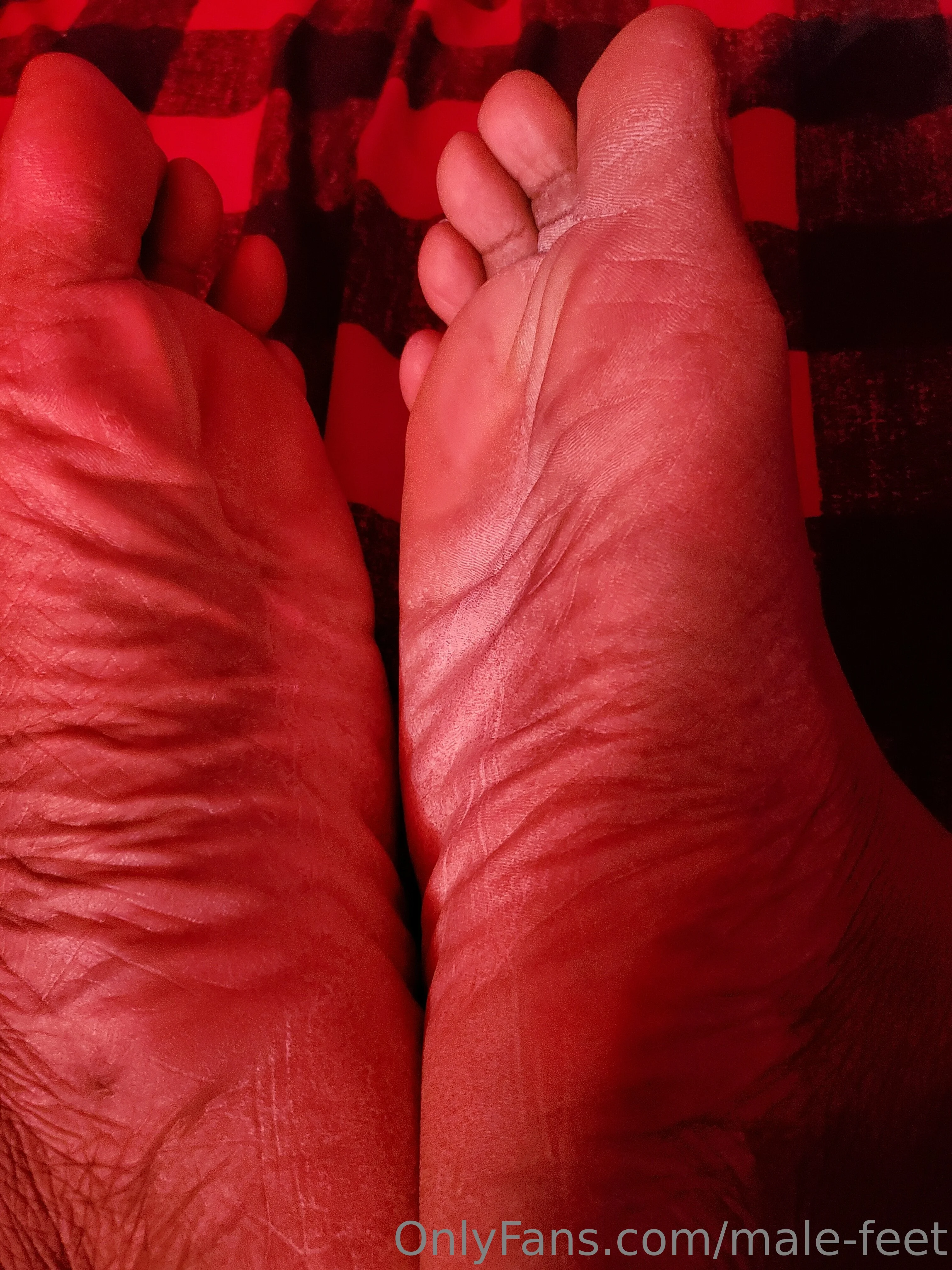 Only Guy Feet @male-feet only fans leaks